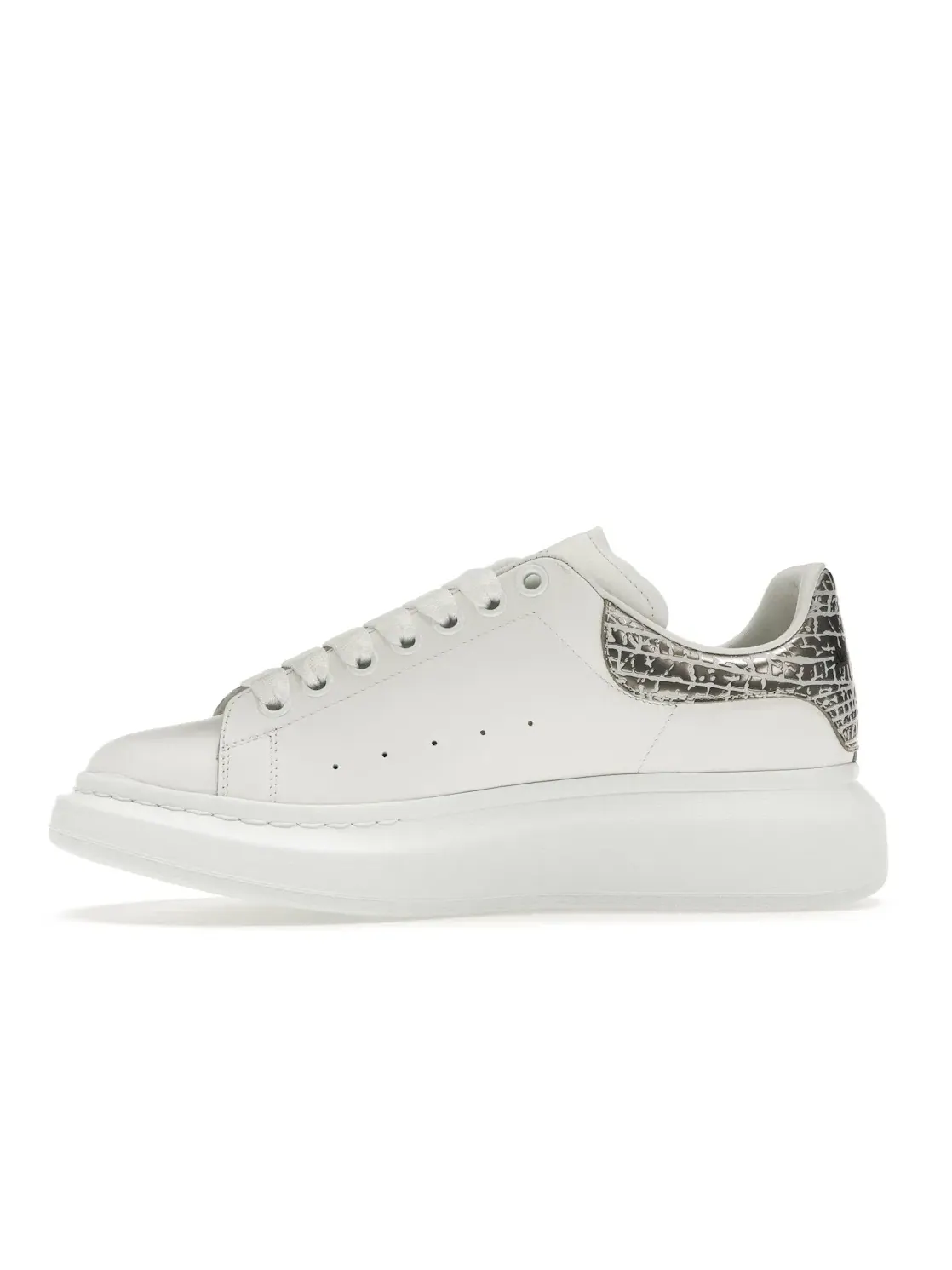 Мужские кроссовки с крокодиловым принтом Alexander McQueen Oversized — изображение 3 из 4, белый/серебристый