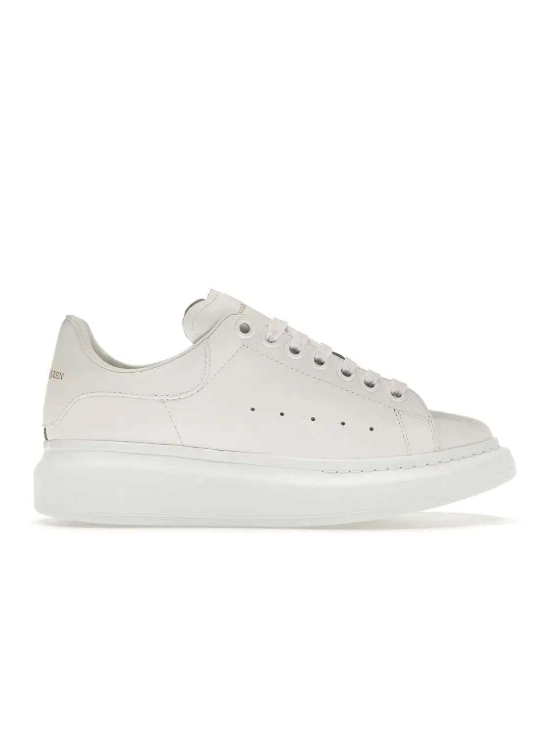 Женские кроссовки с массивной подошвой Alexander McQueen Oversized — изображение 1 из 4, белый