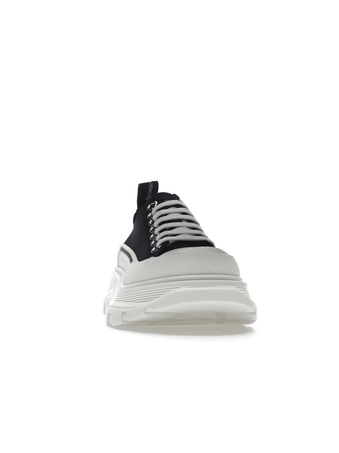 Женские кроссовки на шнуровке Tread Slick Low Lace Up Alexander McQueen — изображение 2 из 4, черный/белый