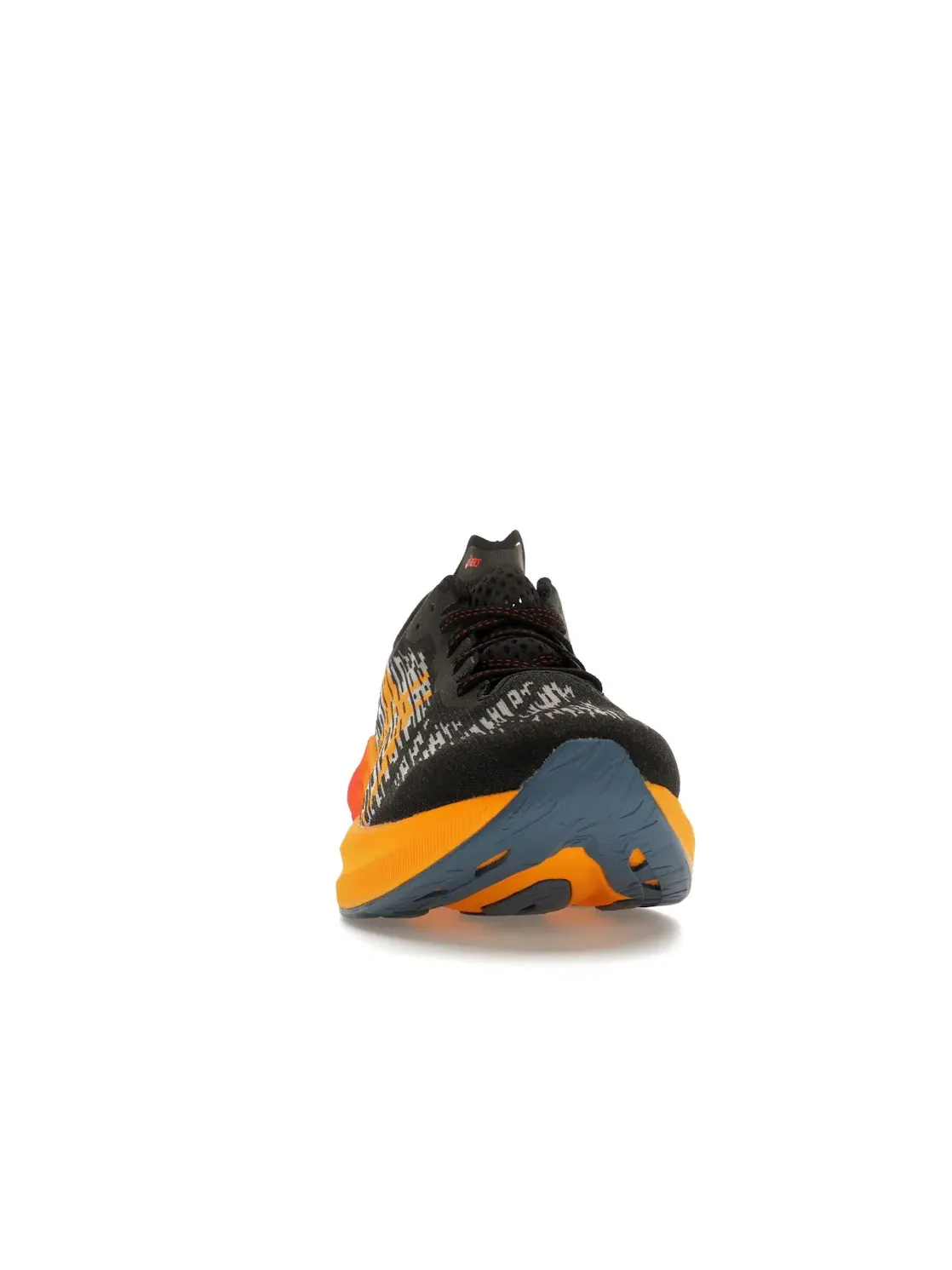Мужские кроссовки беговые ASICS Novablast 3 — изображение 2 из 4, черный