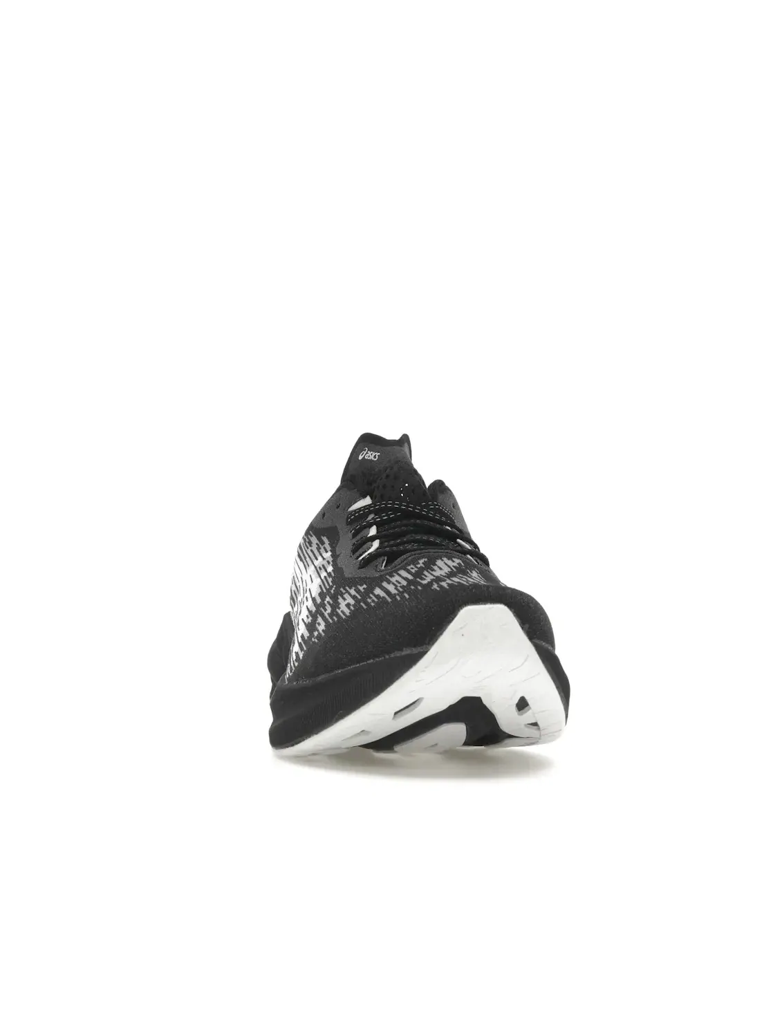 Мужские кроссовки для бега ASICS Novablast 3 — изображение 2 из 4, черный/белый