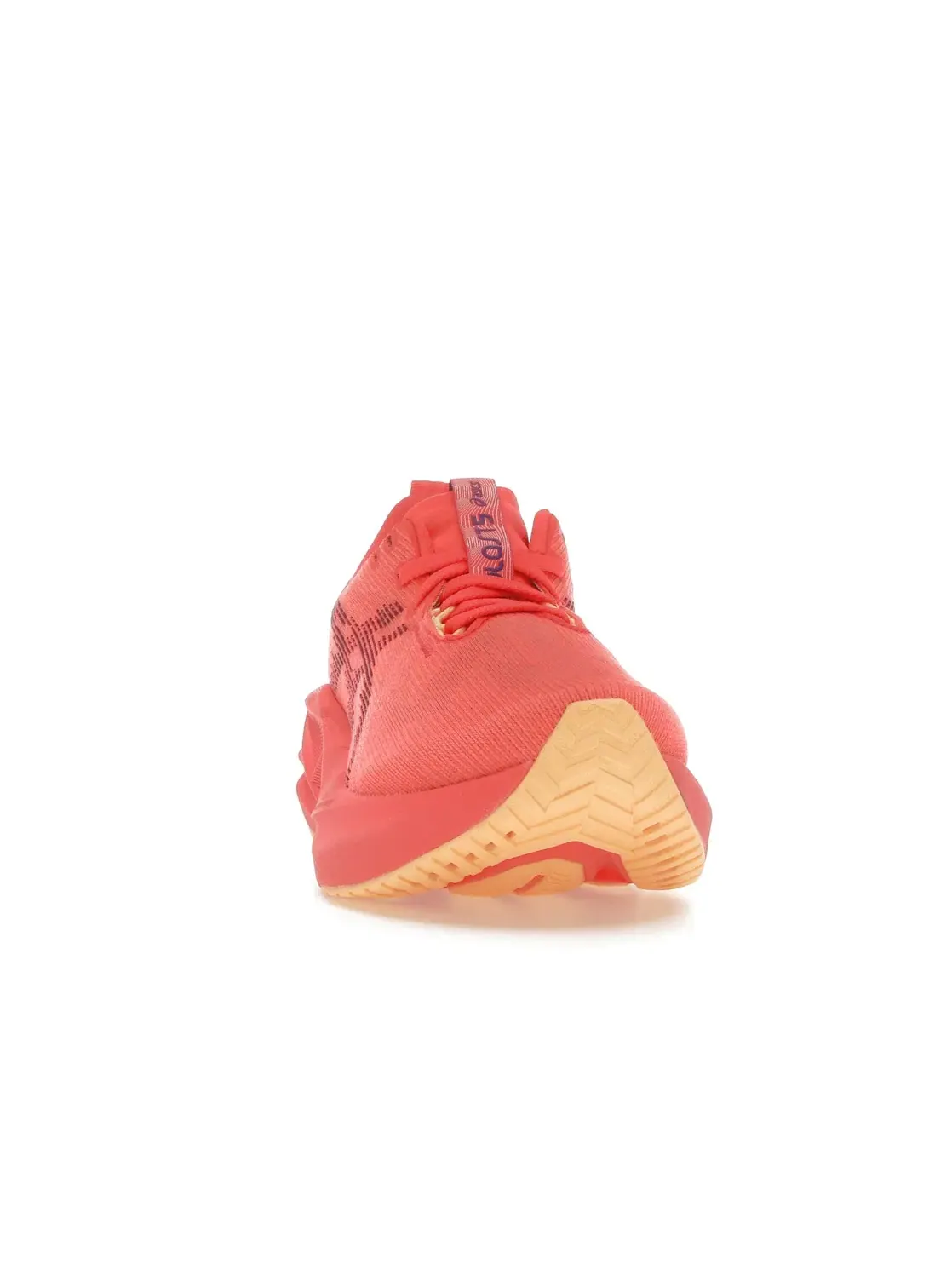 Мужские кроссовки для бега ASICS Novablast 5 — изображение 2 из 4, красный фиолетовый
