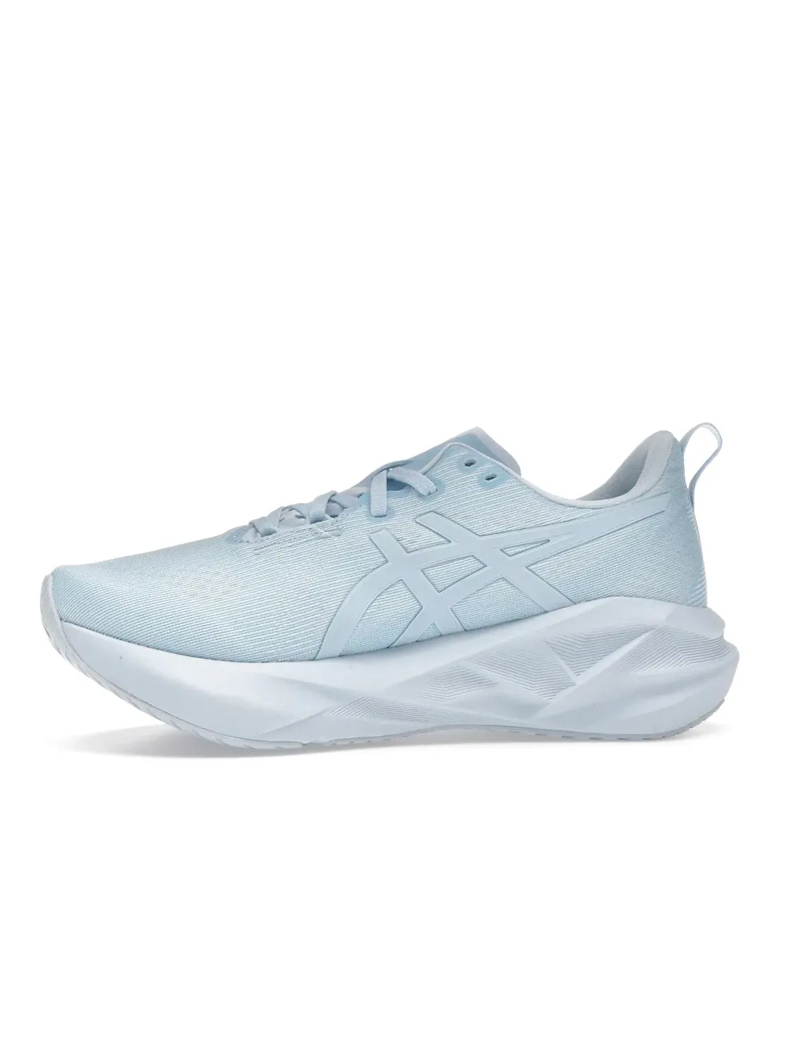 Женские кроссовки для бега с амортизацией ASICS Novablast 5 — изображение 3 из 4, светлый синий