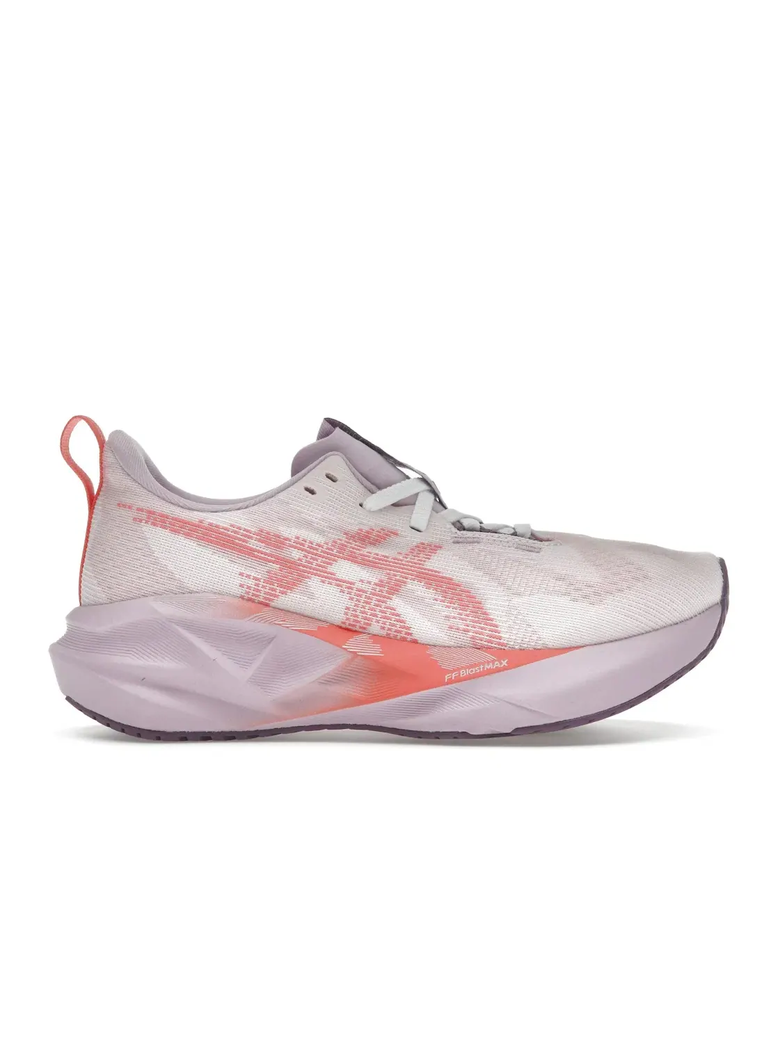 Женские кроссовки для бега ASICS Novablast 5 — изображение 1 из 4, белый