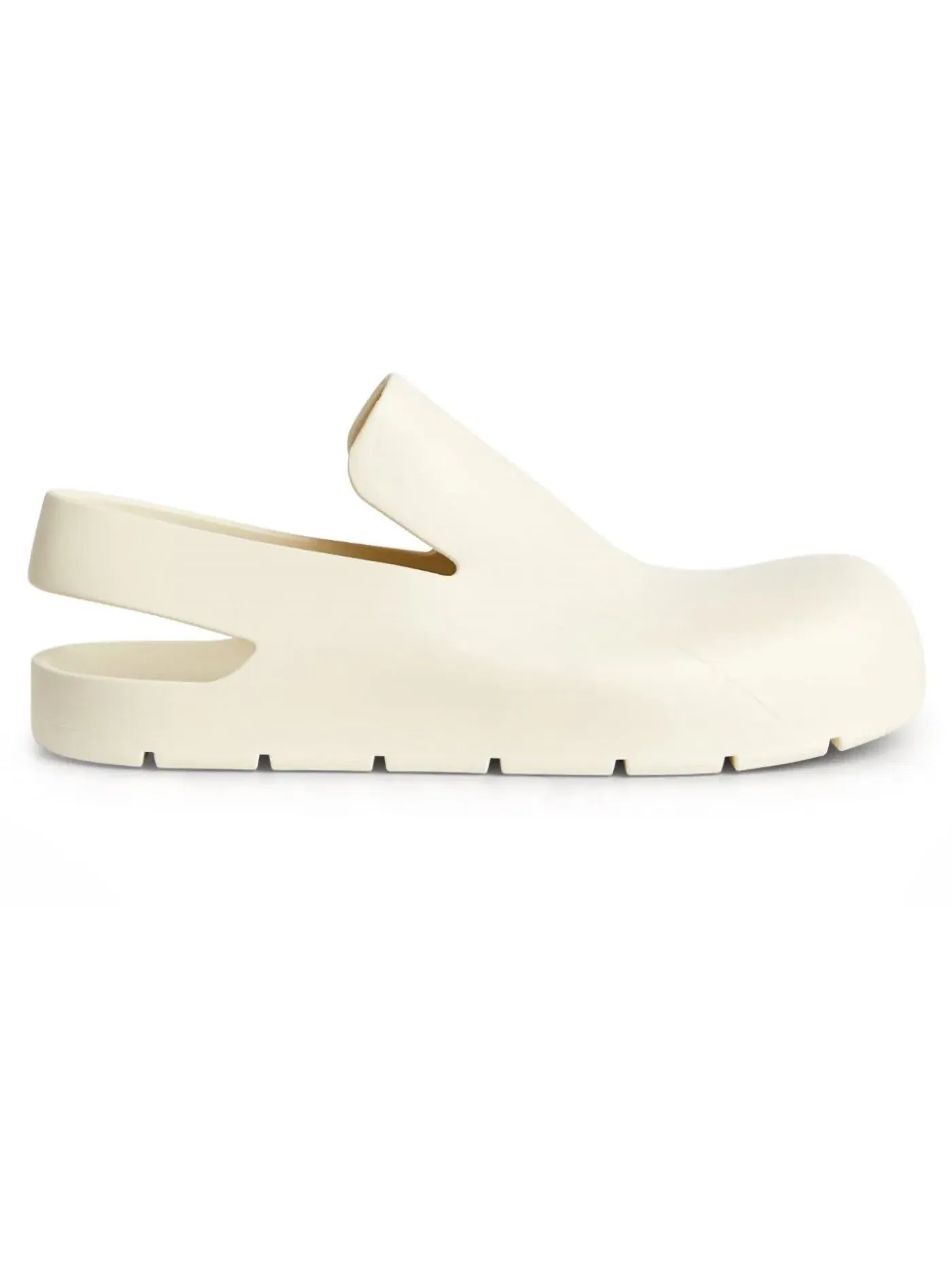Мужские сабо-шлепанцы Bottega Veneta Rubber Slingback Puddle Shoe — изображение 1 из 2, белый