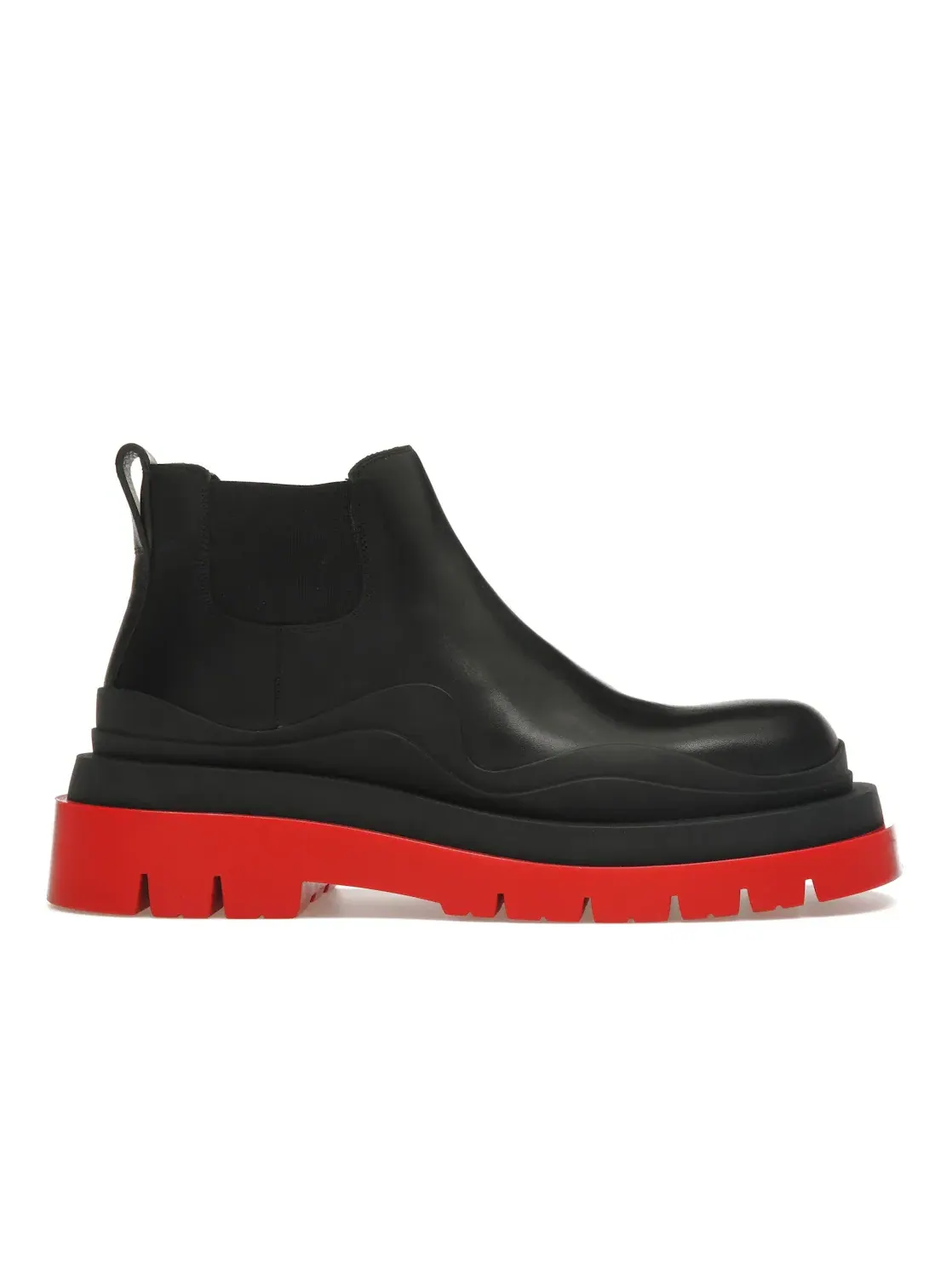 Женские ботинки-челси с принтом Bottega Veneta Tire Ankle Chelsea Boot — изображение 1 из 4, черный/красный