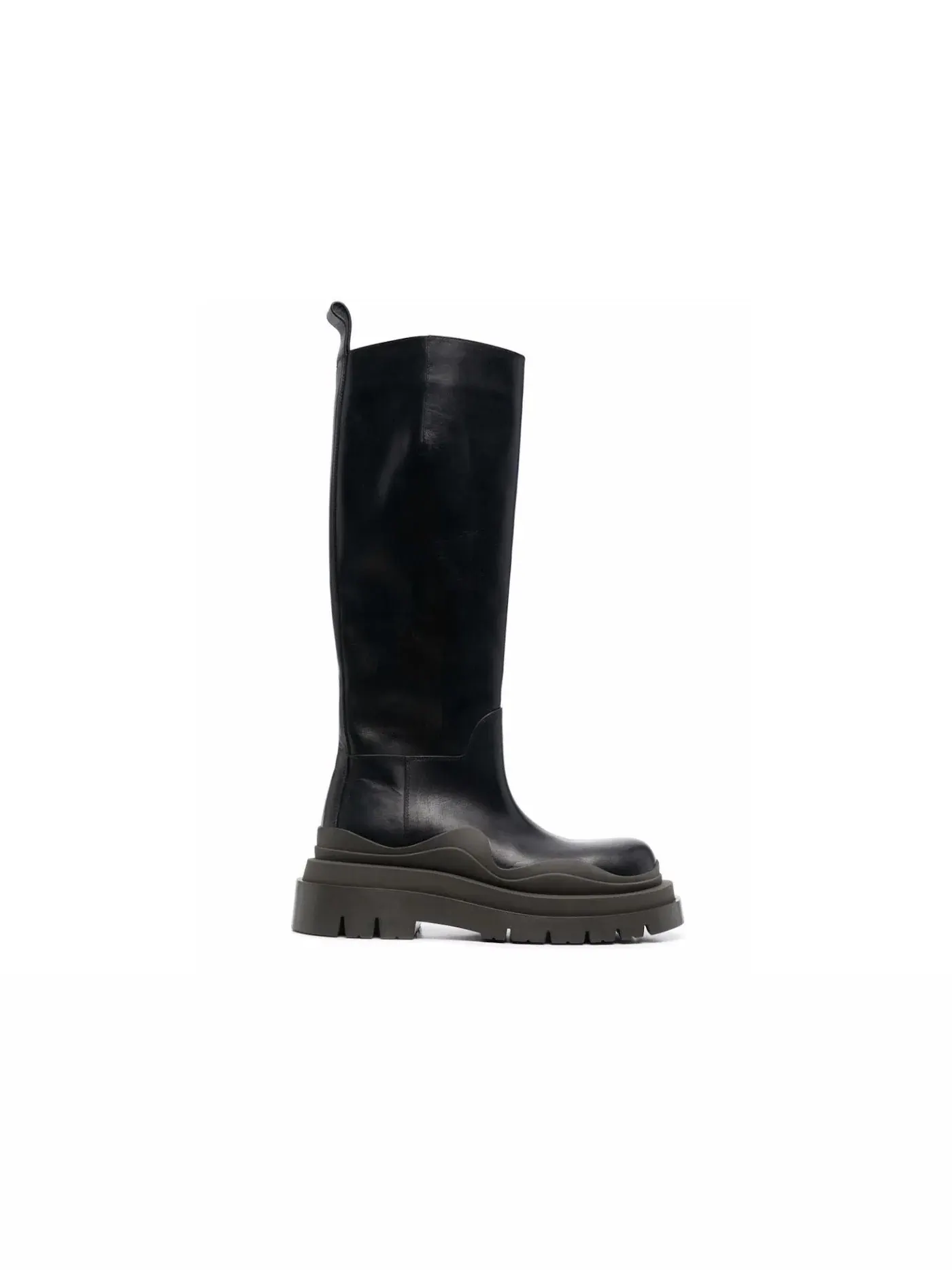 Женские ботинки с рифленой подошвой Bottega Veneta Tire Boots — изображение 1 из 1, черный