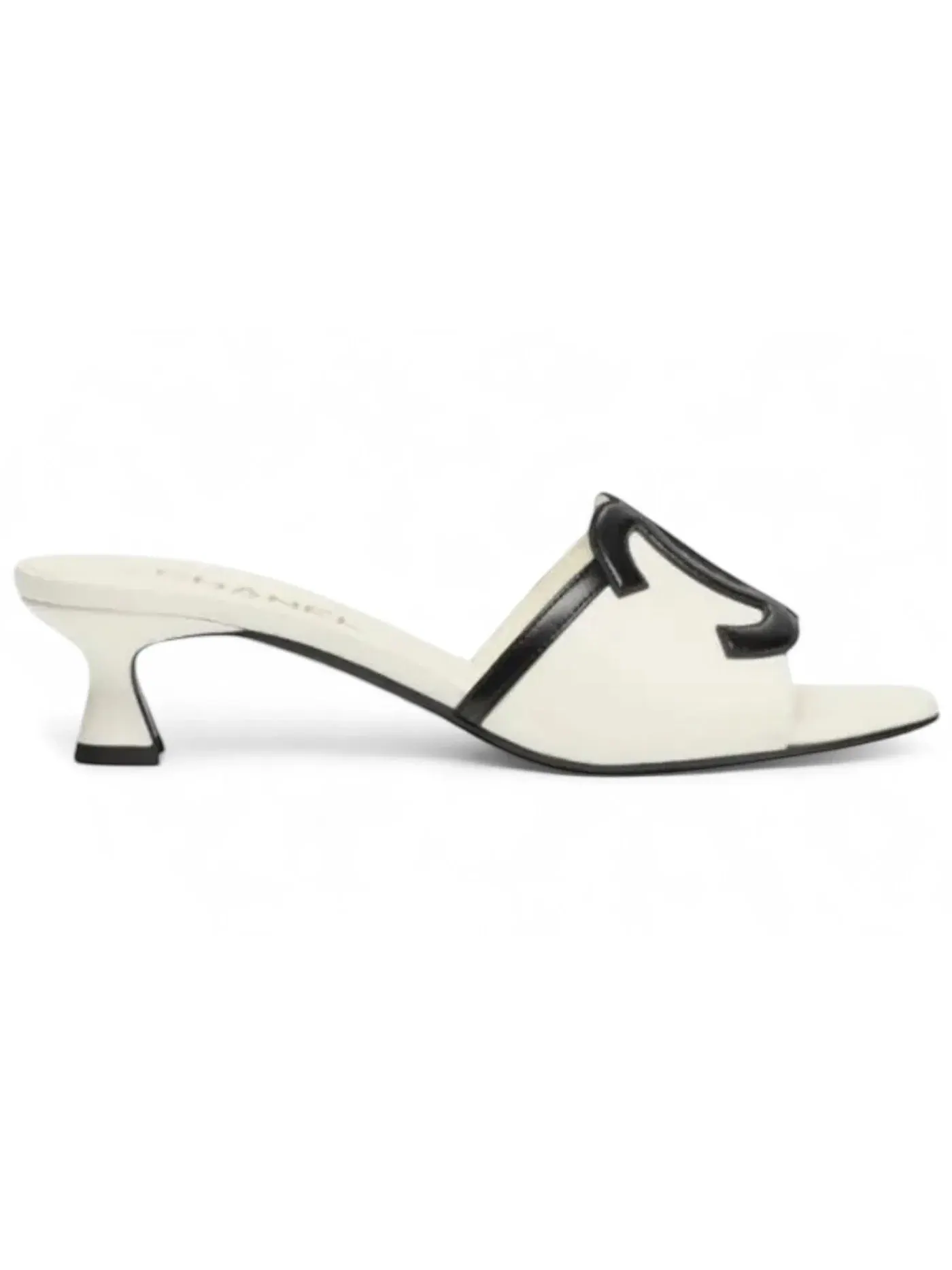 Женские мюли Chanel Lambskin Mule — изображение 1 из 1, белый/черный