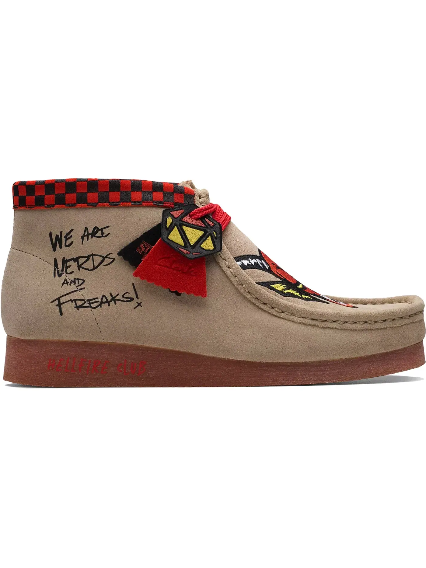 Мужские ботинки с замшевым верхом Clarks Originals Wallabee Evo Stranger Things Hellfire Club — изображение 1 из 1, песочный