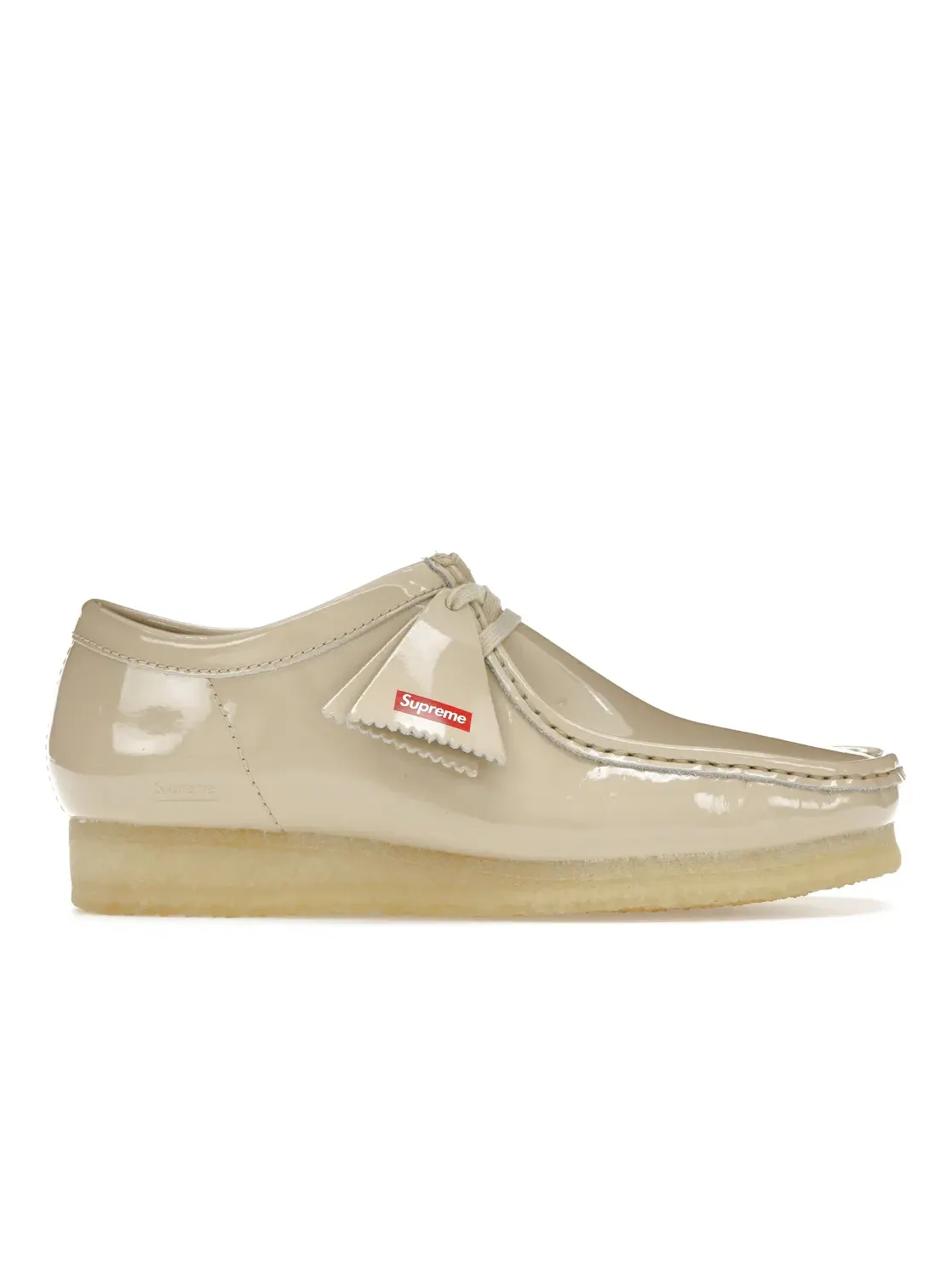 Мужские ботинки из патентованной кожи Wallabee Clarks Originals — изображение 1 из 4, бежевый