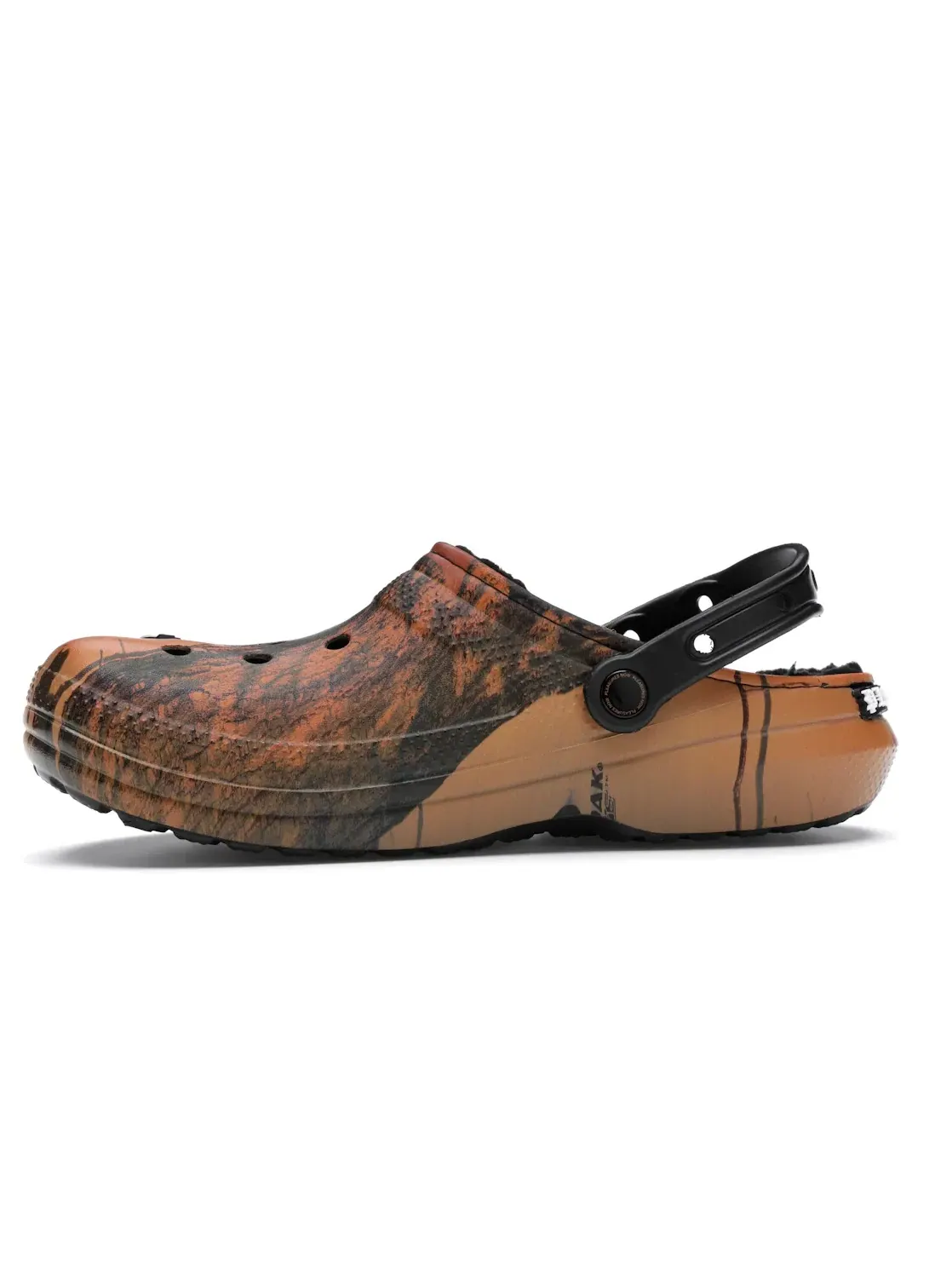 Мужские сабо из коллекции PLEASURES x Mossy Oak Crocs — изображение 3 из 4, оранжевый/черный