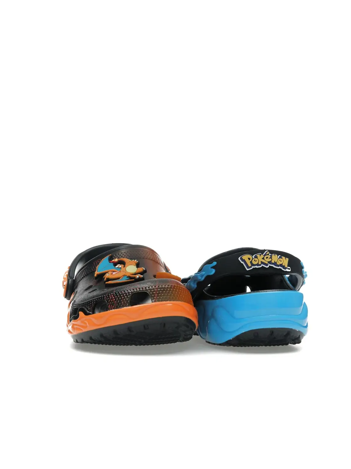 Мужские сабо-клоги Crocs Classic Clog с принтом Pokémon Charizard vs. Blastoise — изображение 2 из 4, синий