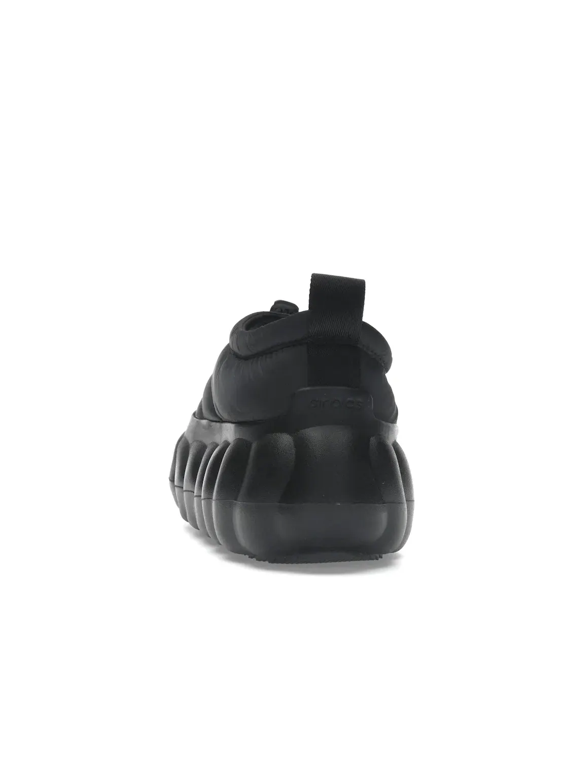 Мужские тапочки с пуховым дизайном Crocs Overpuff Shorty — изображение 4 из 4, черный/черный