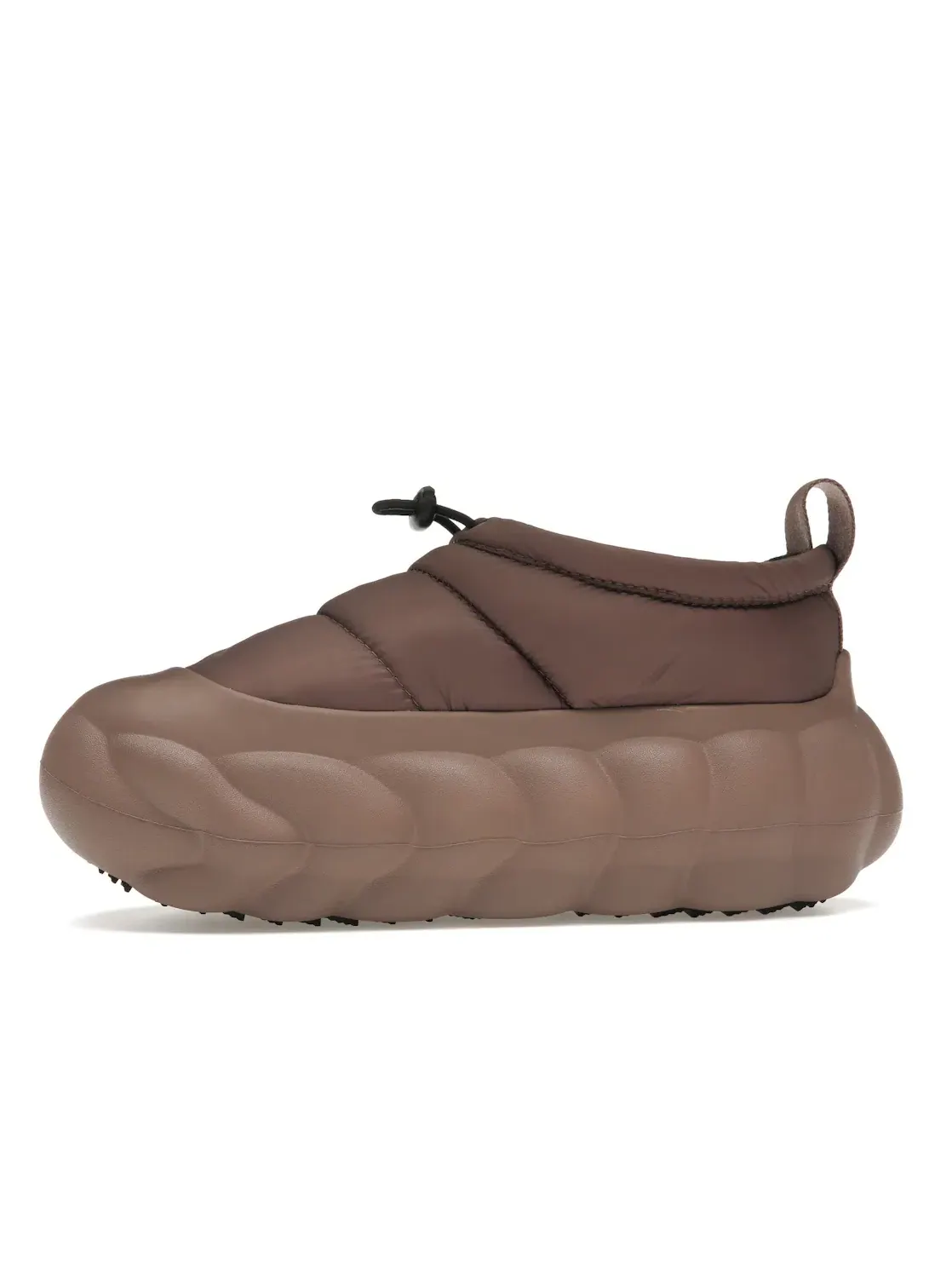 Мужские тапочки Overpuff Shorty Crocs — изображение 3 из 4, трюфель