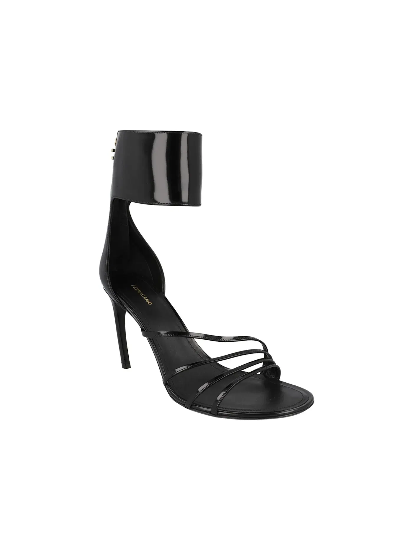 Женские босоножки на каблуке с ремешками Ferragamo Clethra 85 Patent Leather Heel Sandals — изображение 2 из 3, черный