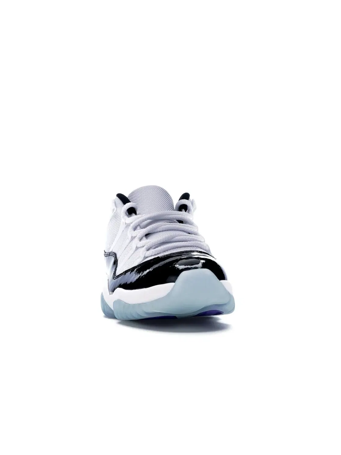Мужские кроссовки с низким верхом Jordan 11 Retro Low — изображение 2 из 4, белый/черный