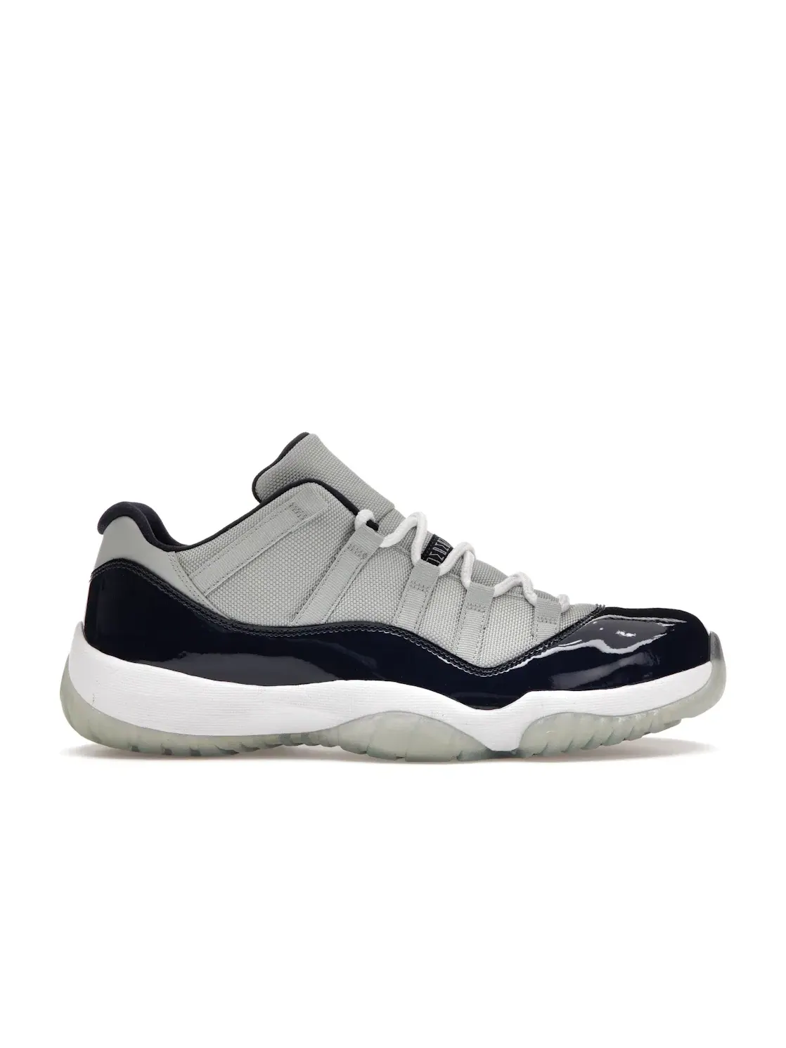 Мужские кроссовки низкие с патентованной кожей Jordan 11 Retro Low Jordan — изображение 1 из 4, серый/белый-темно-синий