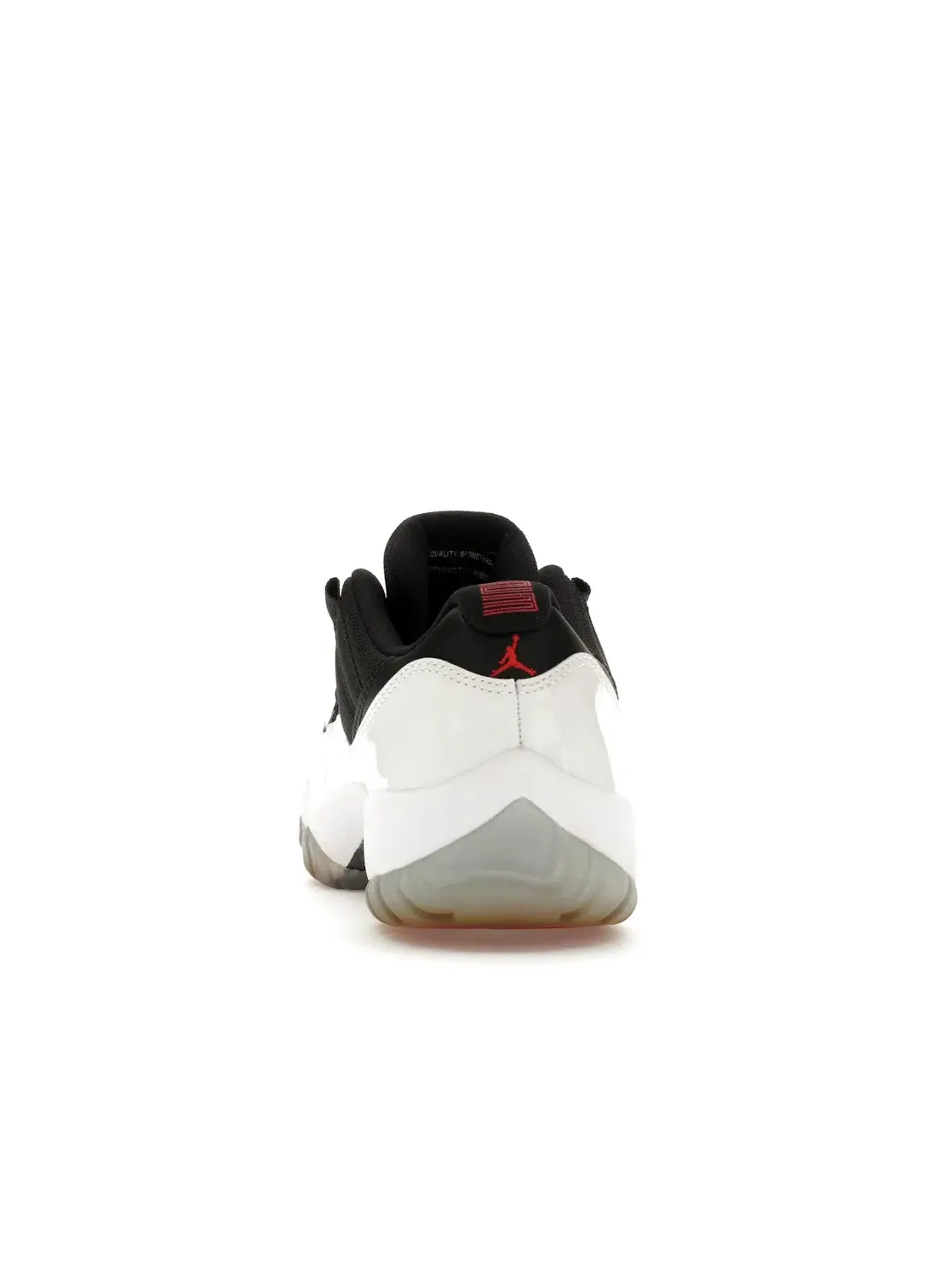 Мужские кроссовки Lifestyle с патентованной кожей Jordan 11 Retro Low Tuxedo Jordan — изображение 4 из 4