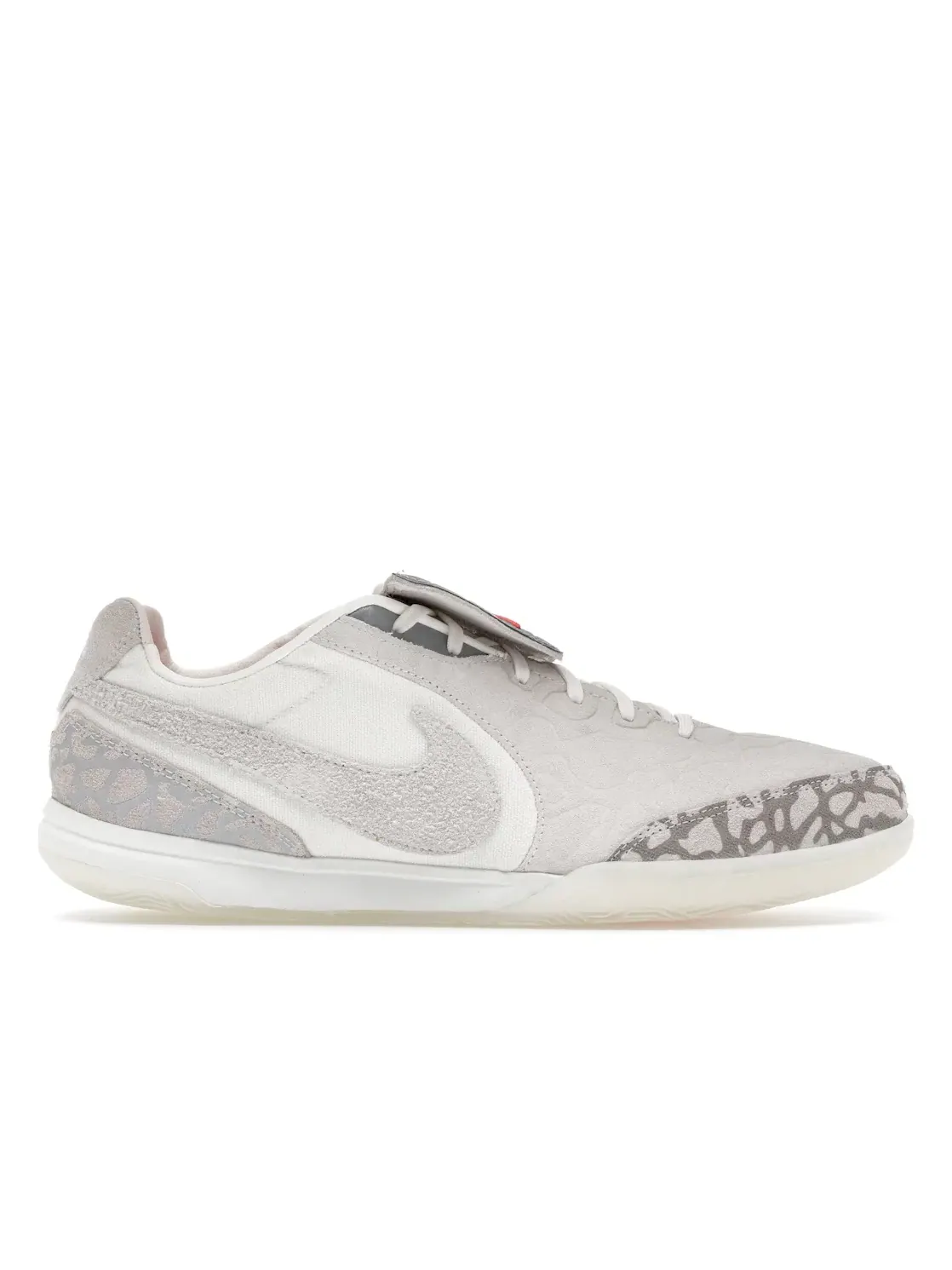 Мужские кроссовки с футбольным наследием Nike Jordan Tiempo Streetgato SE, Phantom/Sail/Infrared 23 — изображение 1 из 4