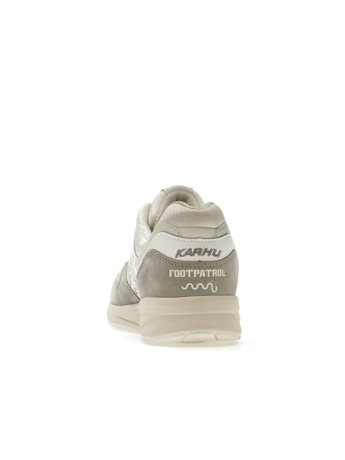 Мужские кроссовки Lifestyle Karhu Legacy 96 Footpatrol x SSSU — изображение 4 из 4, серый/белый