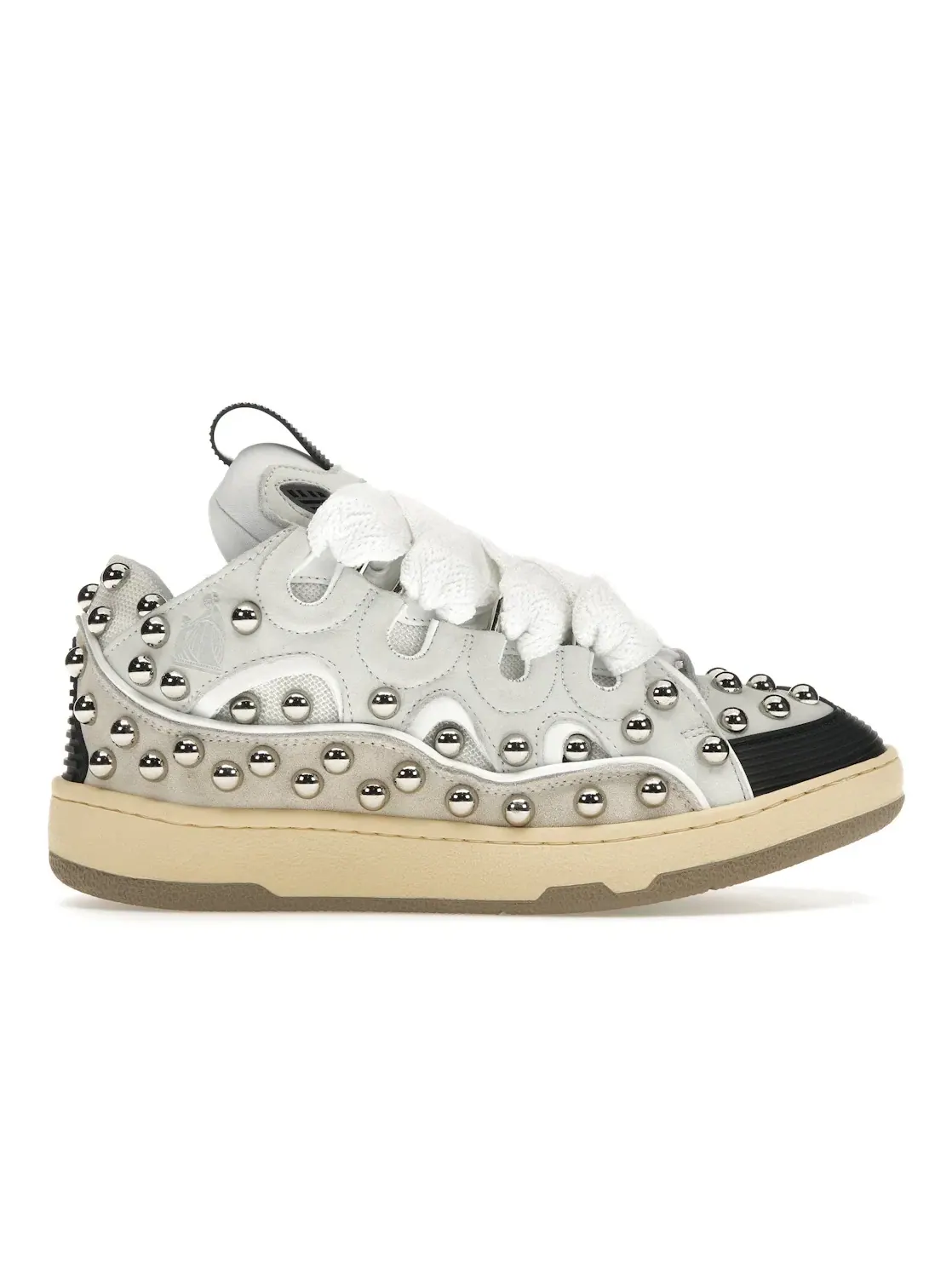 Женские кеды с шипами Lanvin Studded Leather Curb Sneaker — изображение 1 из 4, белый