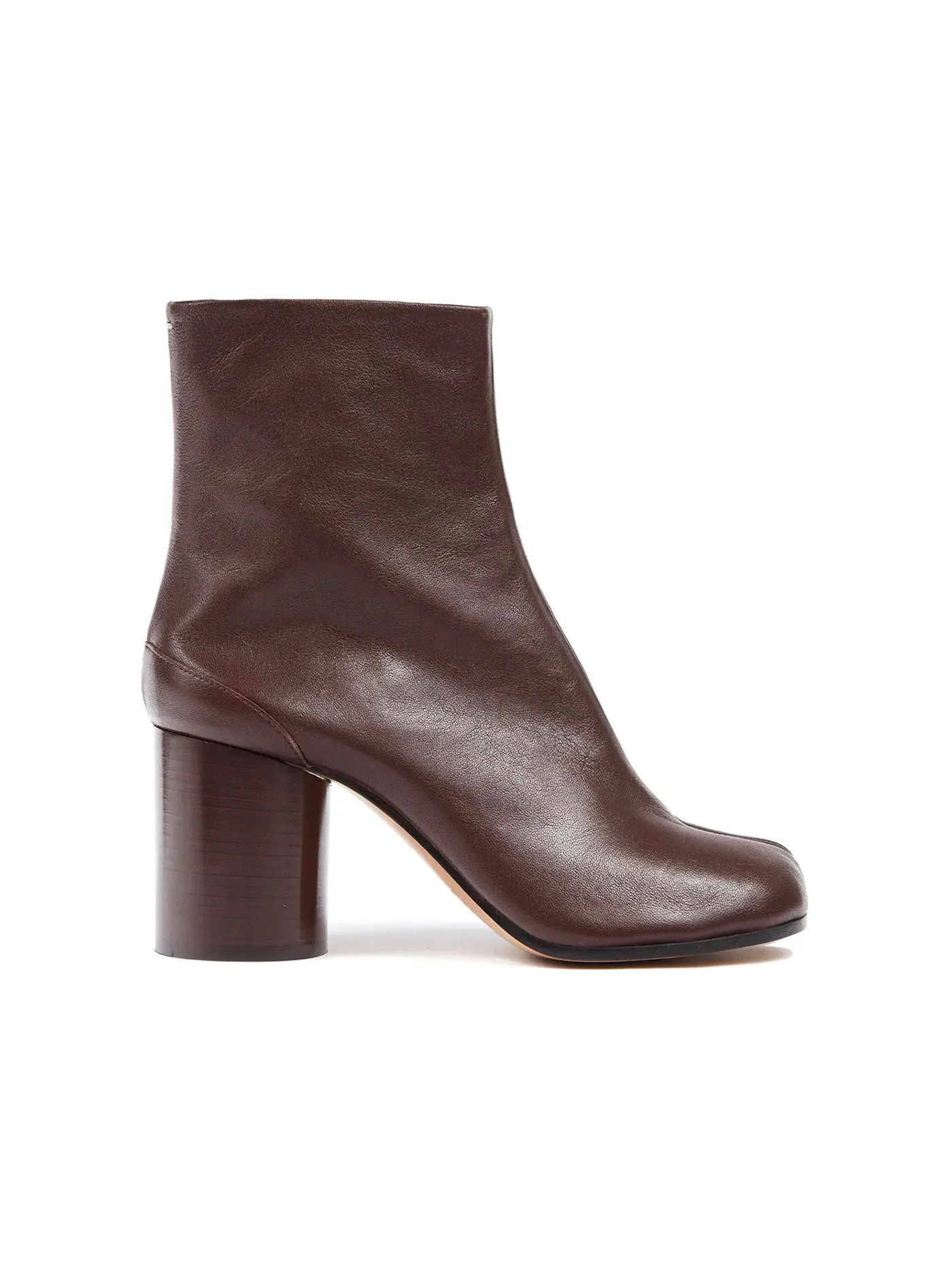 Женские ботильоны с раздвоенным носком Maison Margiela Tabi Ankle Boot — изображение 1 из 2, коричневый