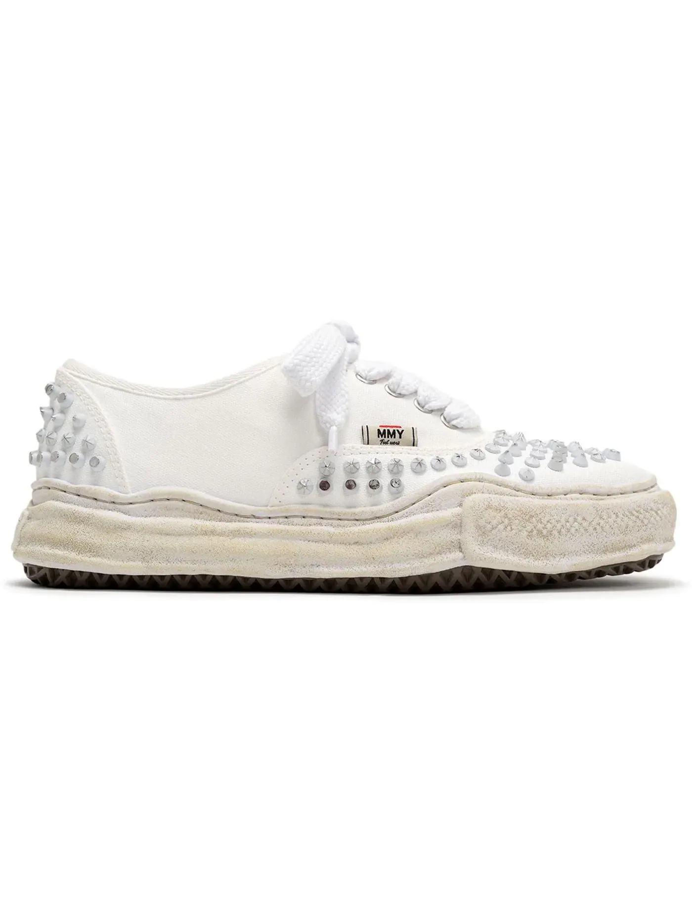 Мужские кеды с шипами Maison Mihara Yasuhiro Baker OG Sole Studded Canvas Low — изображение 1 из 1, белый