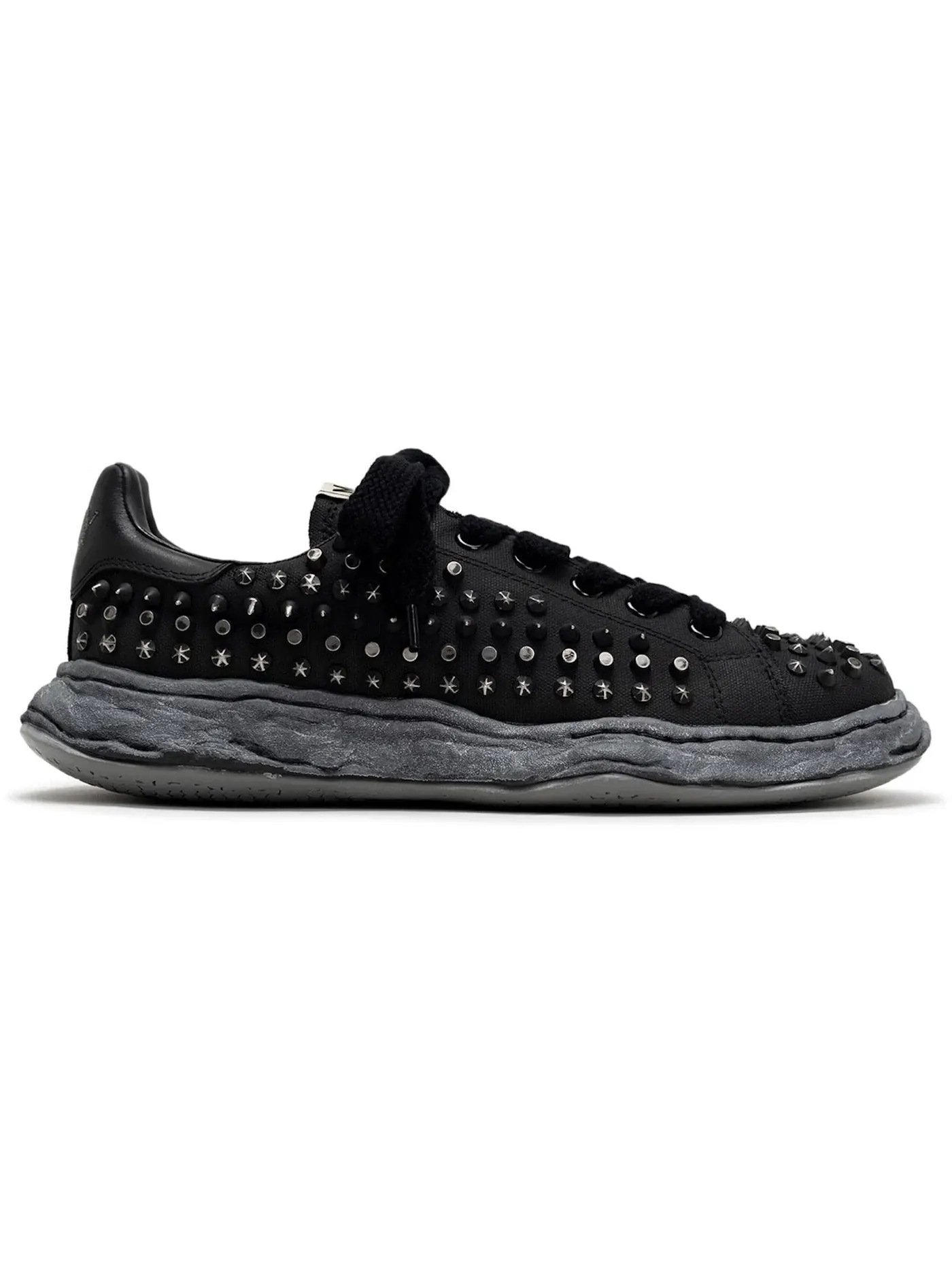 Мужские кроссовки с шипами Maison Mihara Yasuhiro Charles OG Sole Studded Canvas Low — изображение 1 из 1, черный/черный