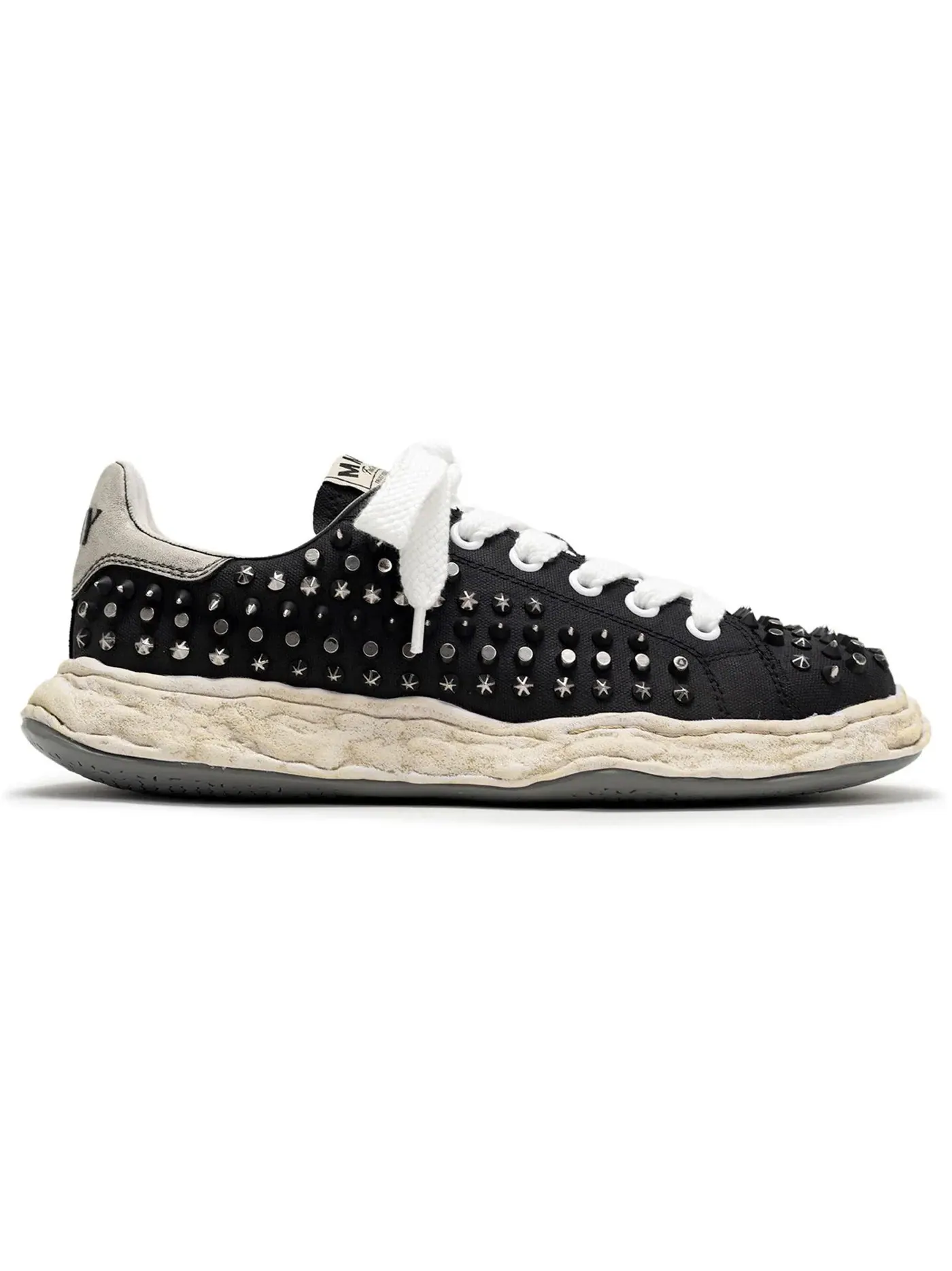 Мужские кроссовки с шипами Maison Mihara Yasuhiro Charles OG Sole Studded Canvas Low — изображение 1 из 1, черный