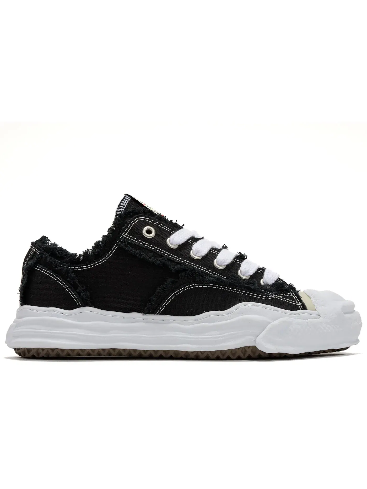 Мужские кеды с низким верхом Maison Mihara Yasuhiro Hank OG Sole Canvas Low Frayed — изображение 1 из 1, черный/белый