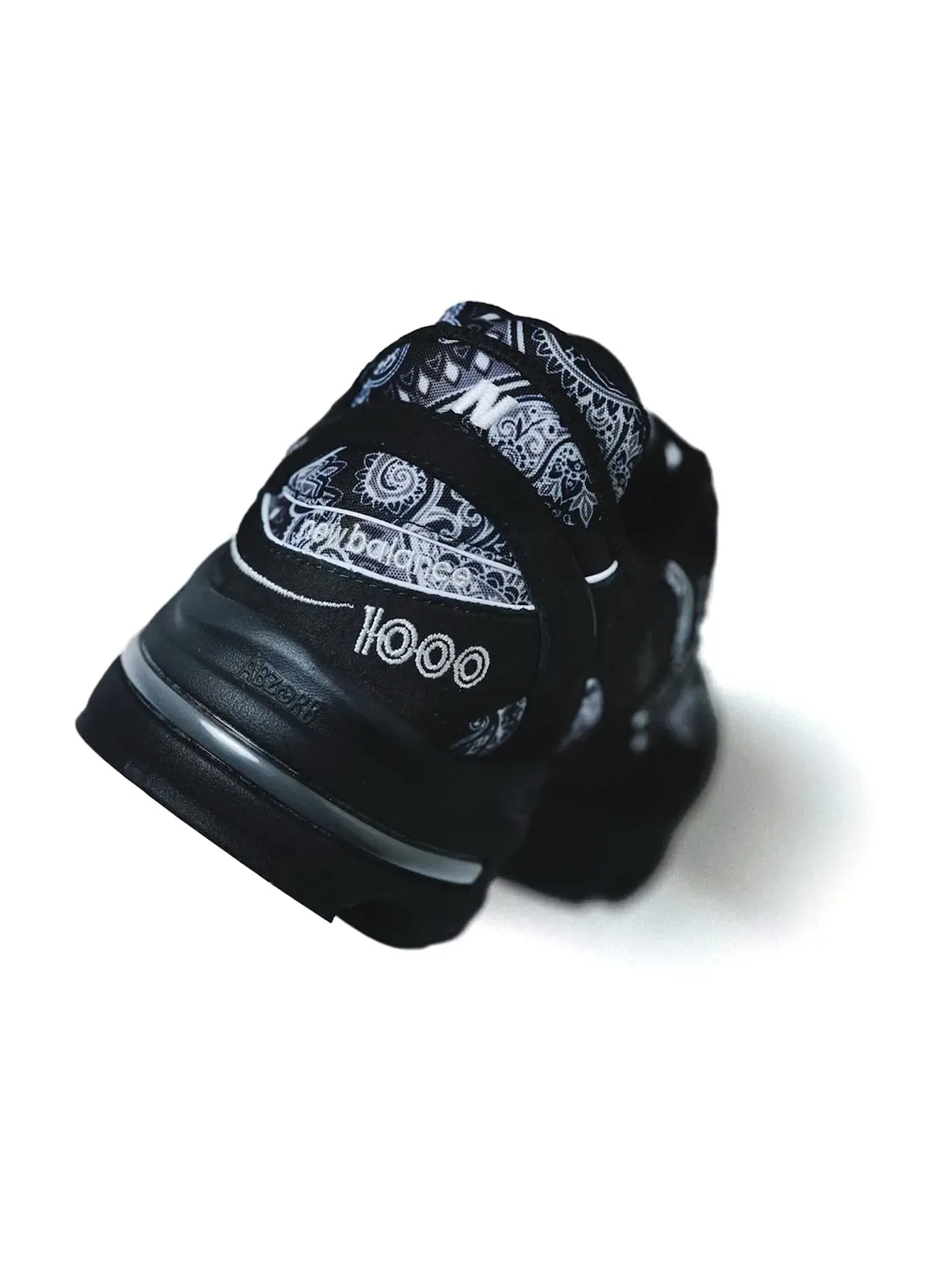 Мужские кроссовки Lifestyle New Balance 1000 New Balance — изображение 3 из 4, черный/белый