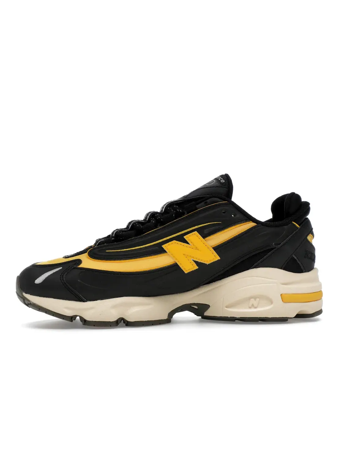 Мужские кроссовки Lifestyle New Balance 1000 Bricks & Wood A Different Bounce — изображение 3 из 4, черный/желтый