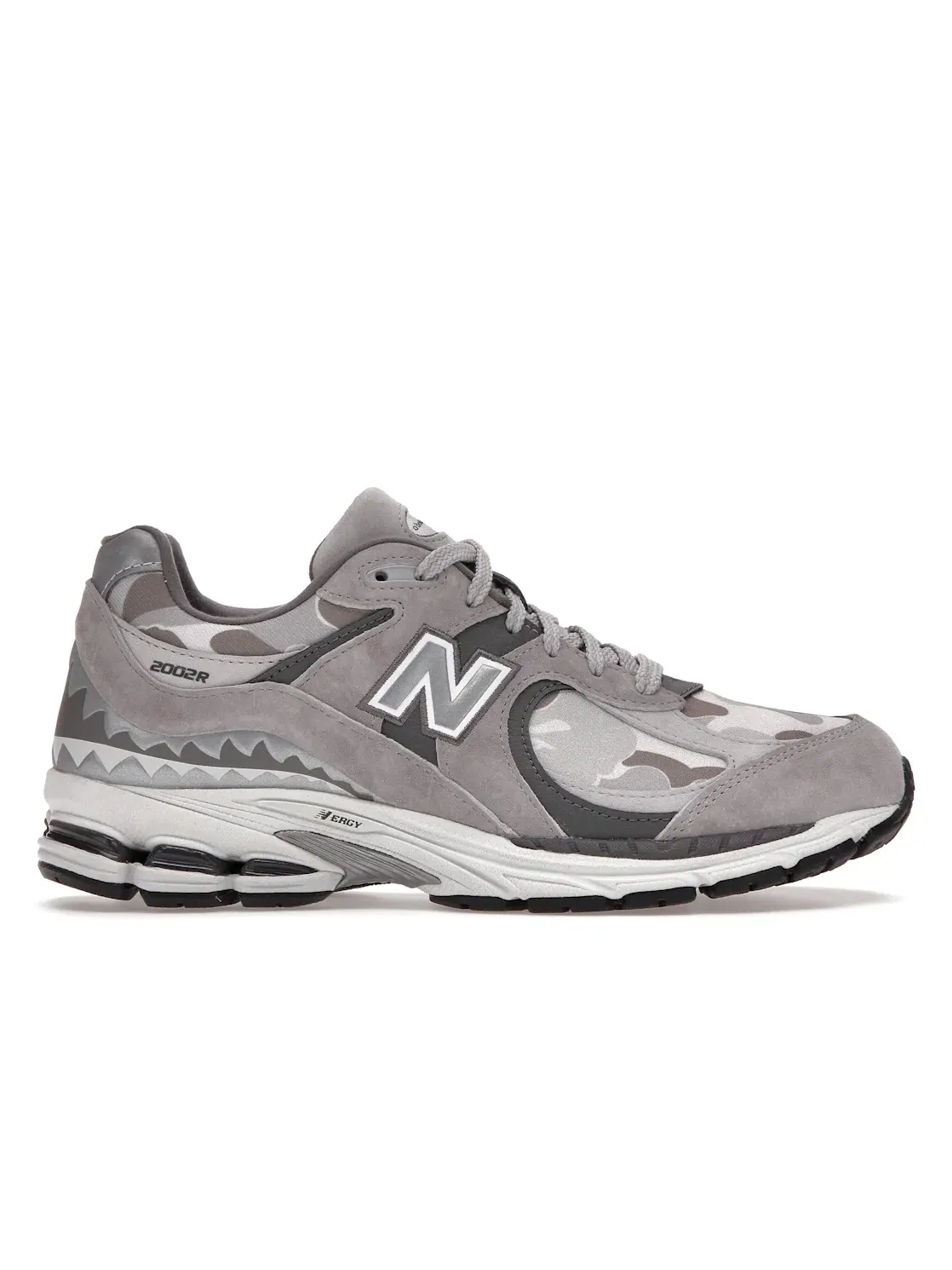 Мужские кроссовки Lifestyle с камуфляжным принтом New Balance 2002R BAPE — изображение 1 из 4, серый/серый