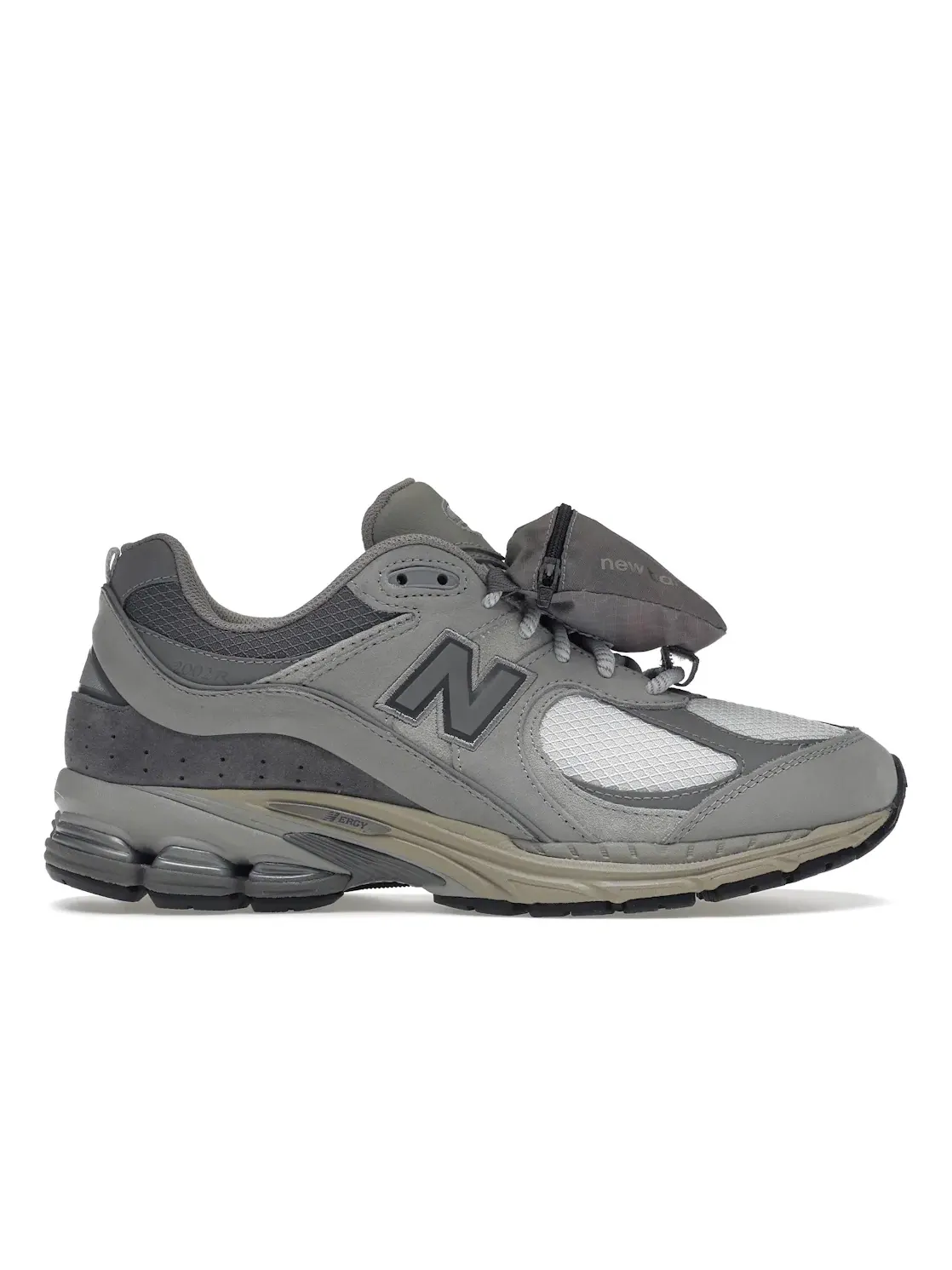 Мужские кроссовки с кармашком New Balance 2002R — изображение 1 из 4
