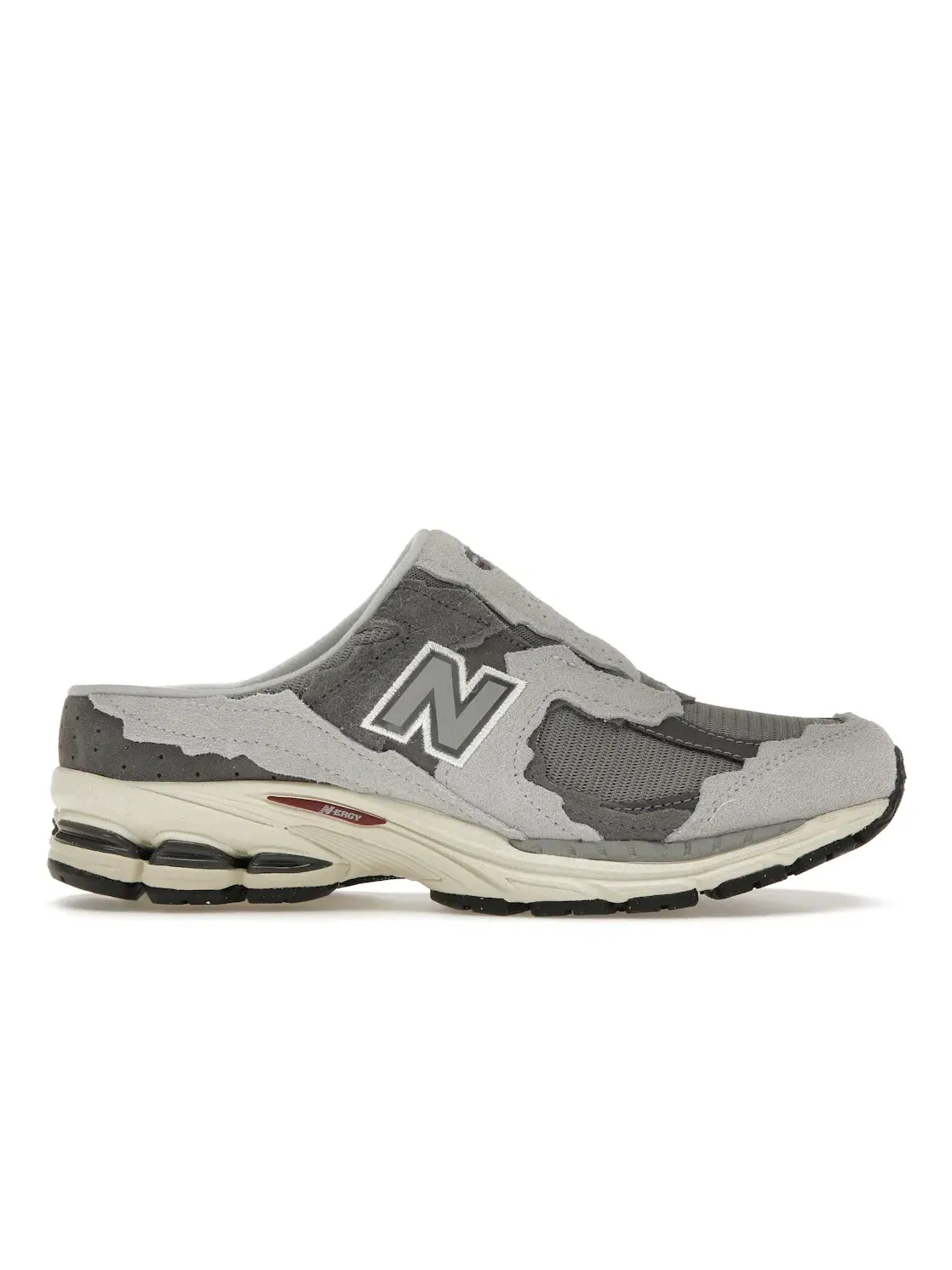 Мужские слипоны-мюли с ремешком из замши и сетки New Balance 2002R Mule — изображение 1 из 4, серый