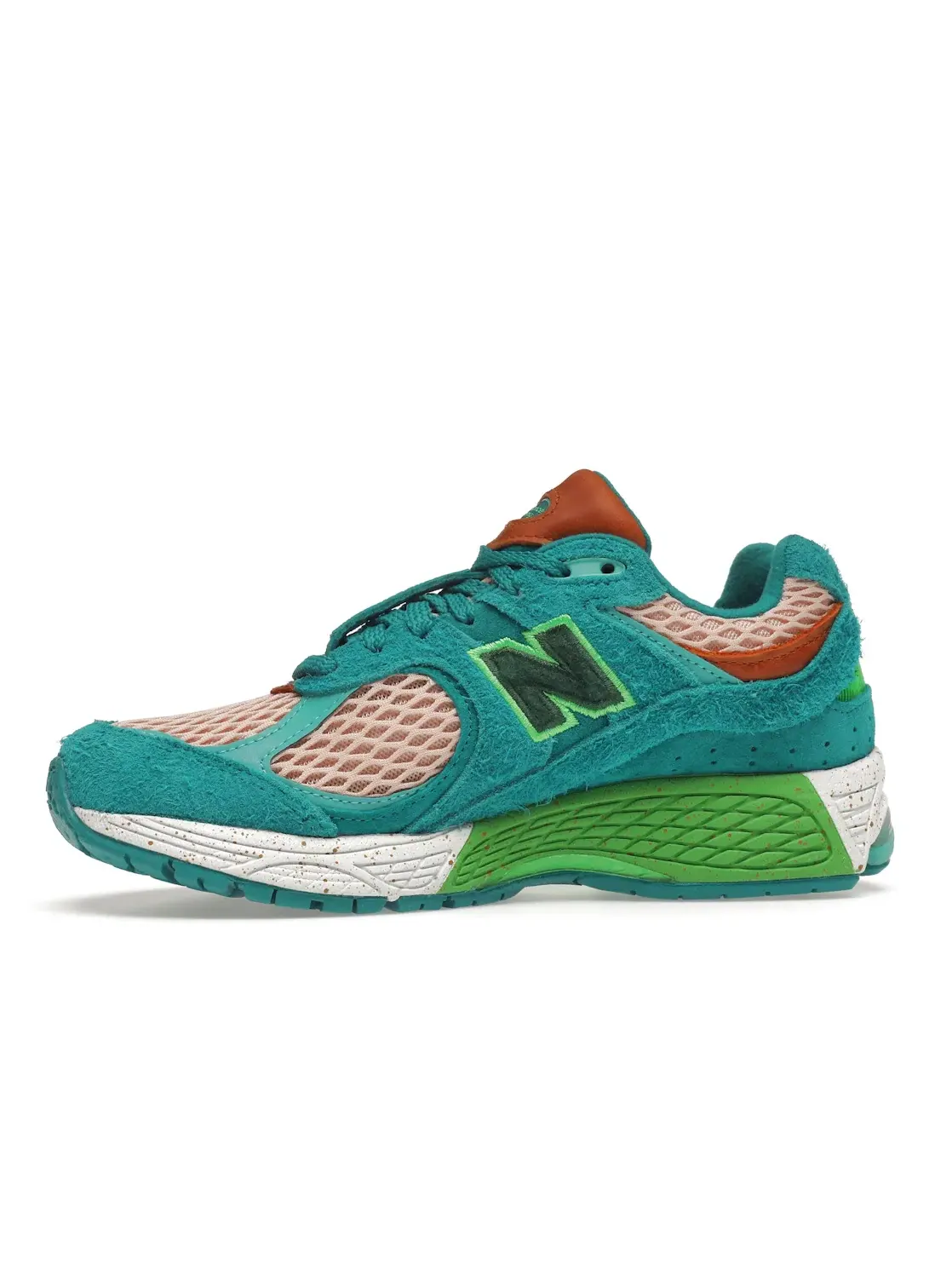 Мужские кроссовки с принтом New Balance 2002R Salehe Bembury Water Be The Guide — изображение 3 из 4, розовый