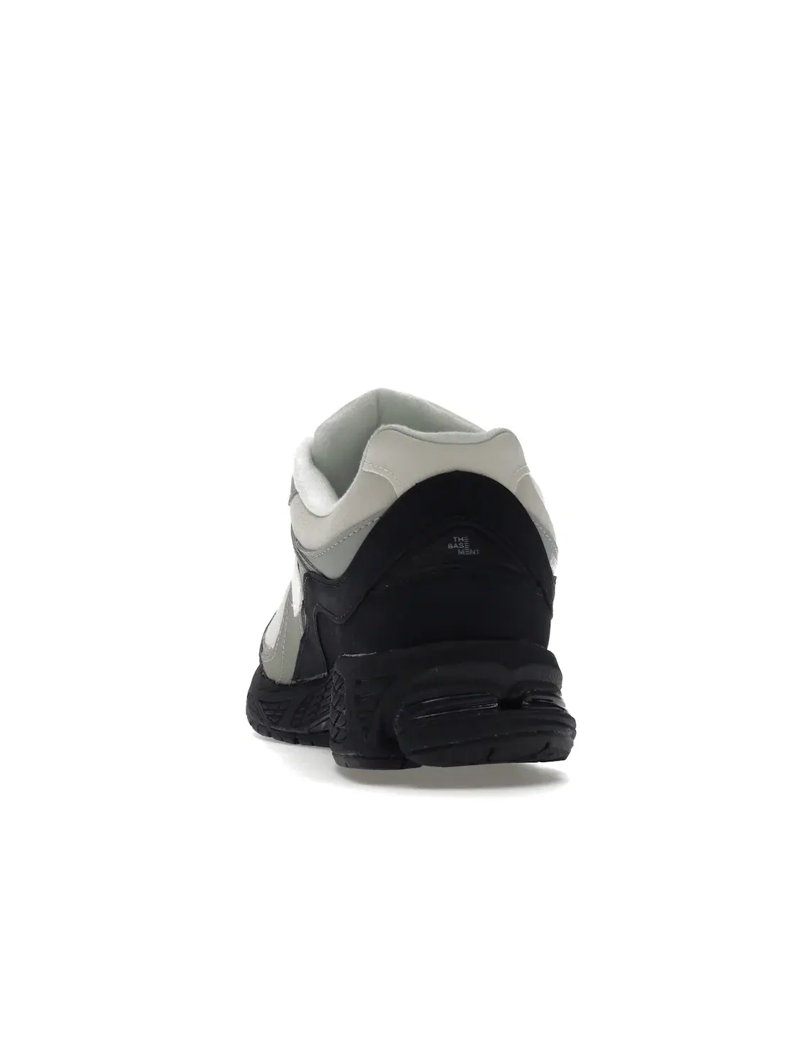 Мужские кроссовки Lifestyle с замшевыми вставками New Balance 2002R The Basement — изображение 4 из 4, серый/черный
