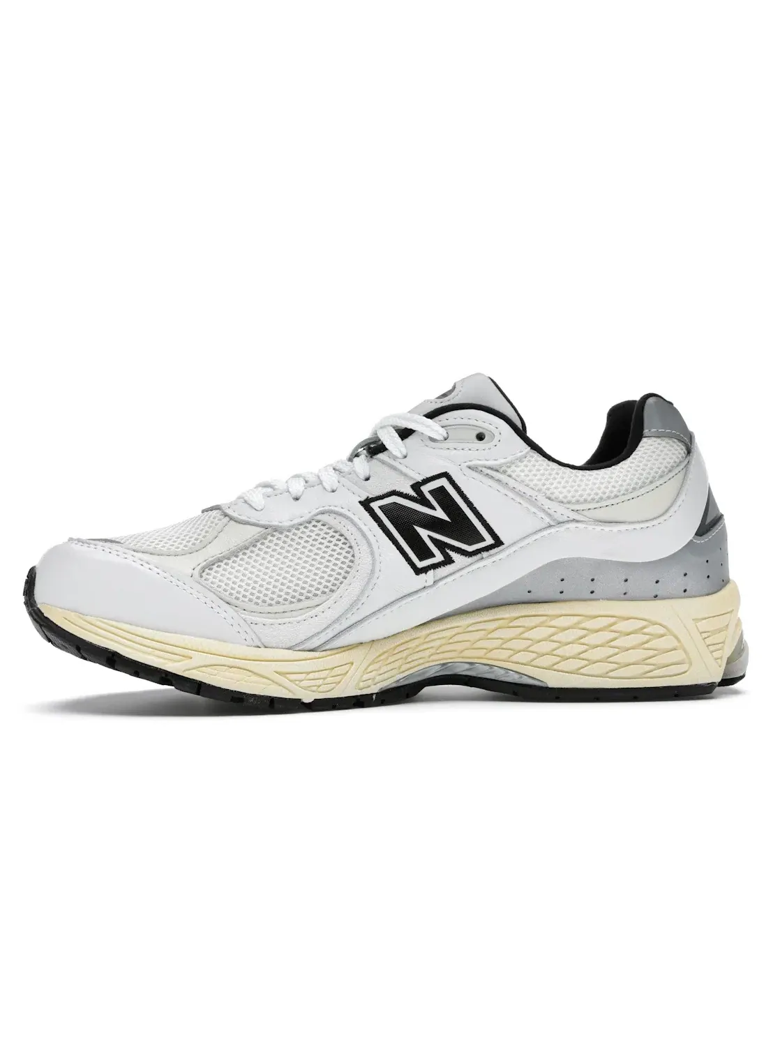 Мужские кроссовки Lifestyle с замшевыми и сетчатыми вставками New Balance 2002R — изображение 3 из 4, белый/черный