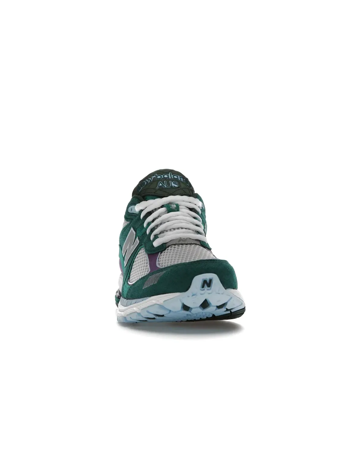 Мужские кроссовки с замшевыми накладками New Balance 2002R Up There Backyard Legends — изображение 2 из 4