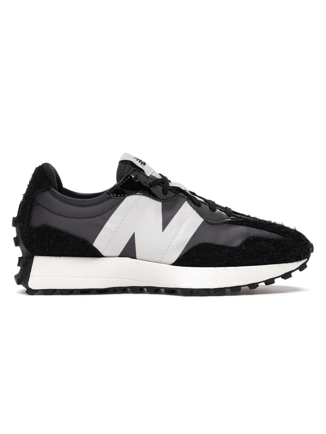 Женские кроссовки с замшевым верхом New Balance 327 — изображение 1 из 4, черный/серый-серебристый