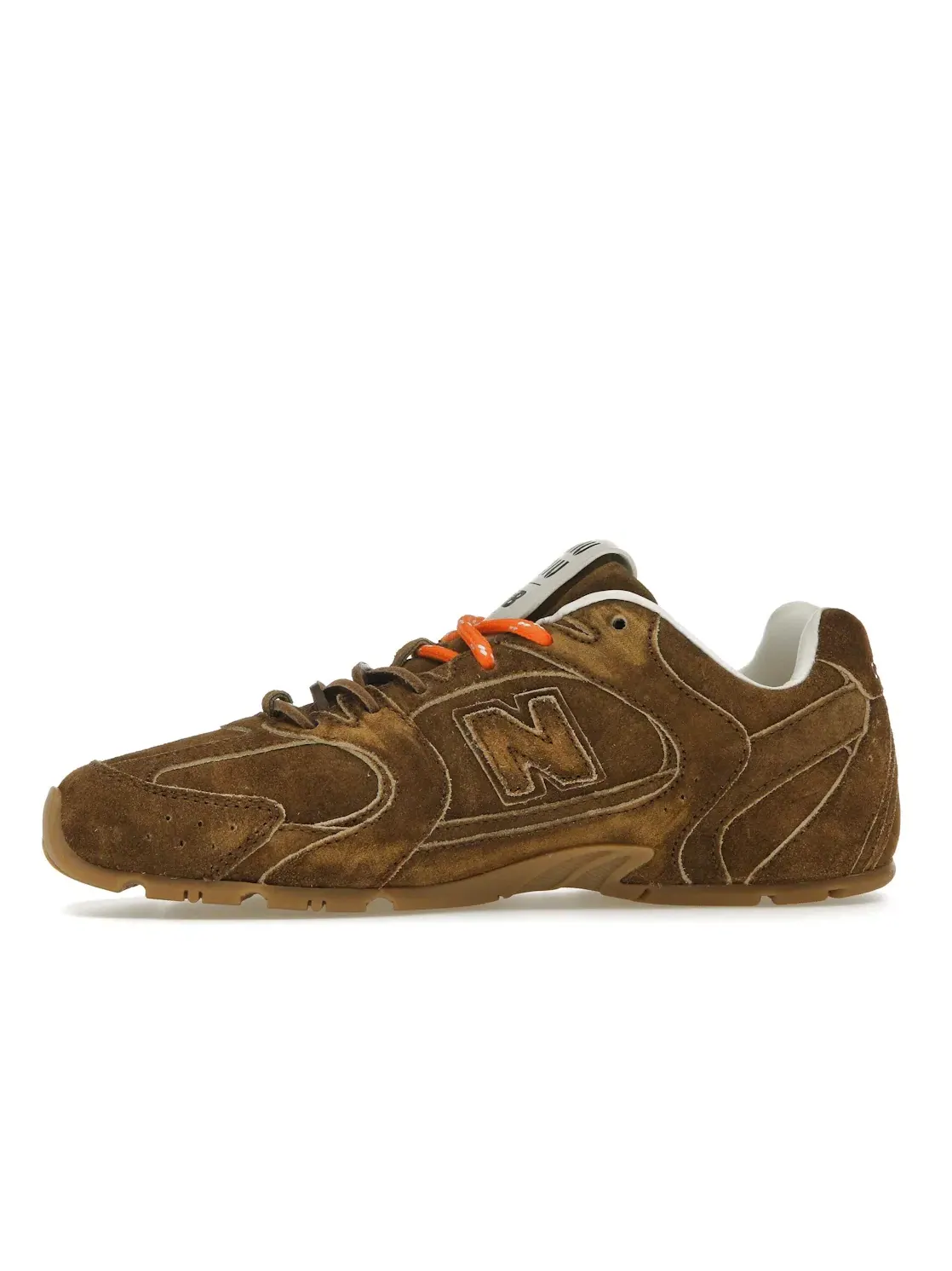 Женские кроссовки с замшевым верхом New Balance 530 SL Miu Miu — изображение 3 из 4, корица