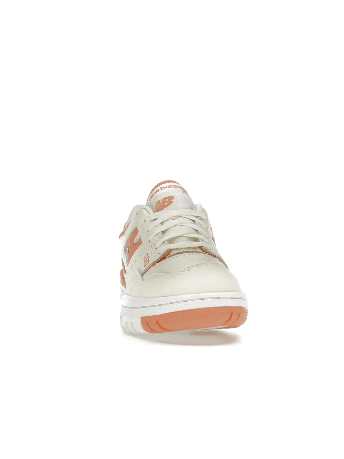 Женские кроссовки Lifestyle New Balance 550 — изображение 2 из 4, белый