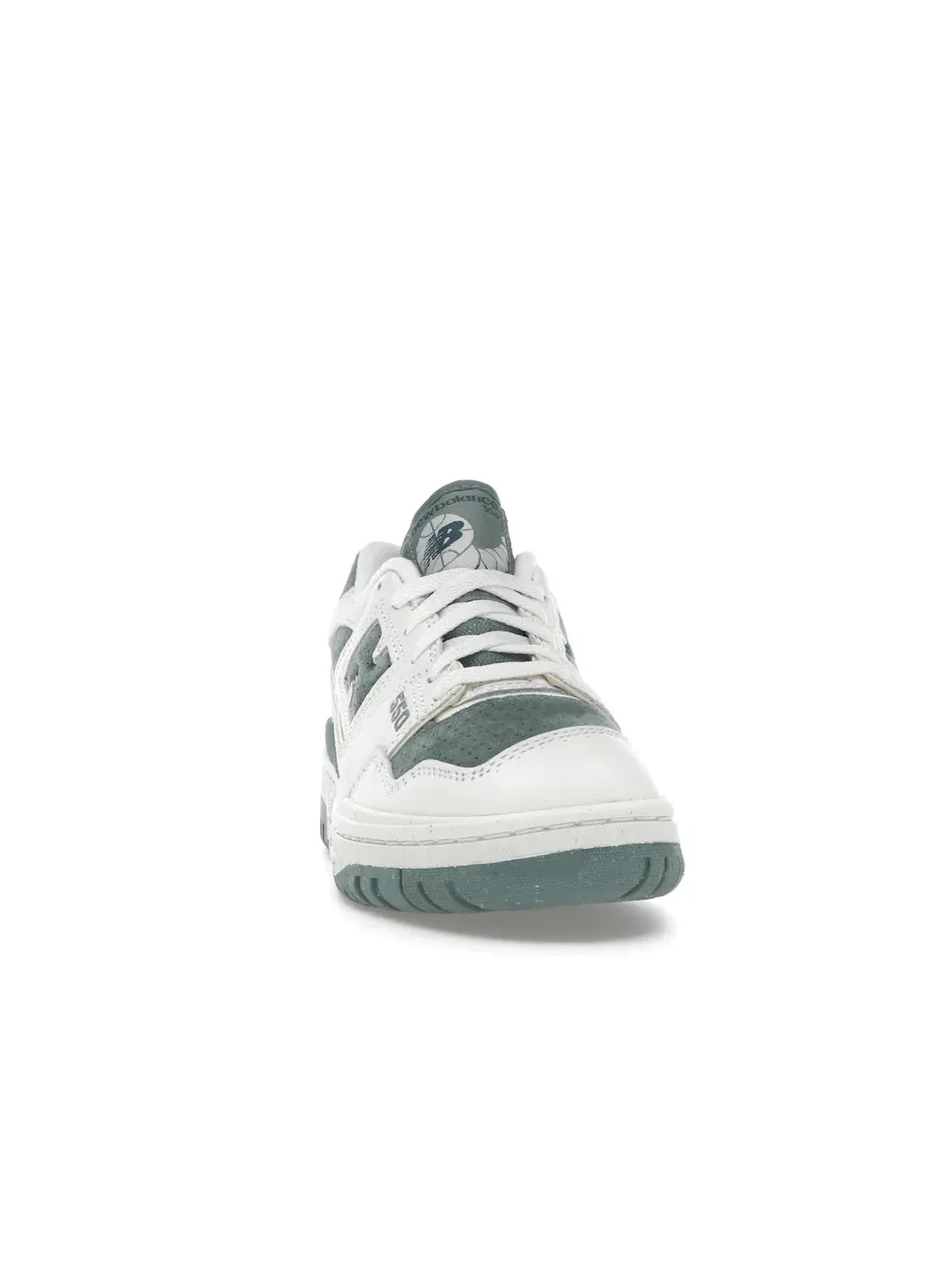 Женские кроссовки Lifestyle New Balance 550, Sea Salt Dark Juniper — изображение 2 из 4