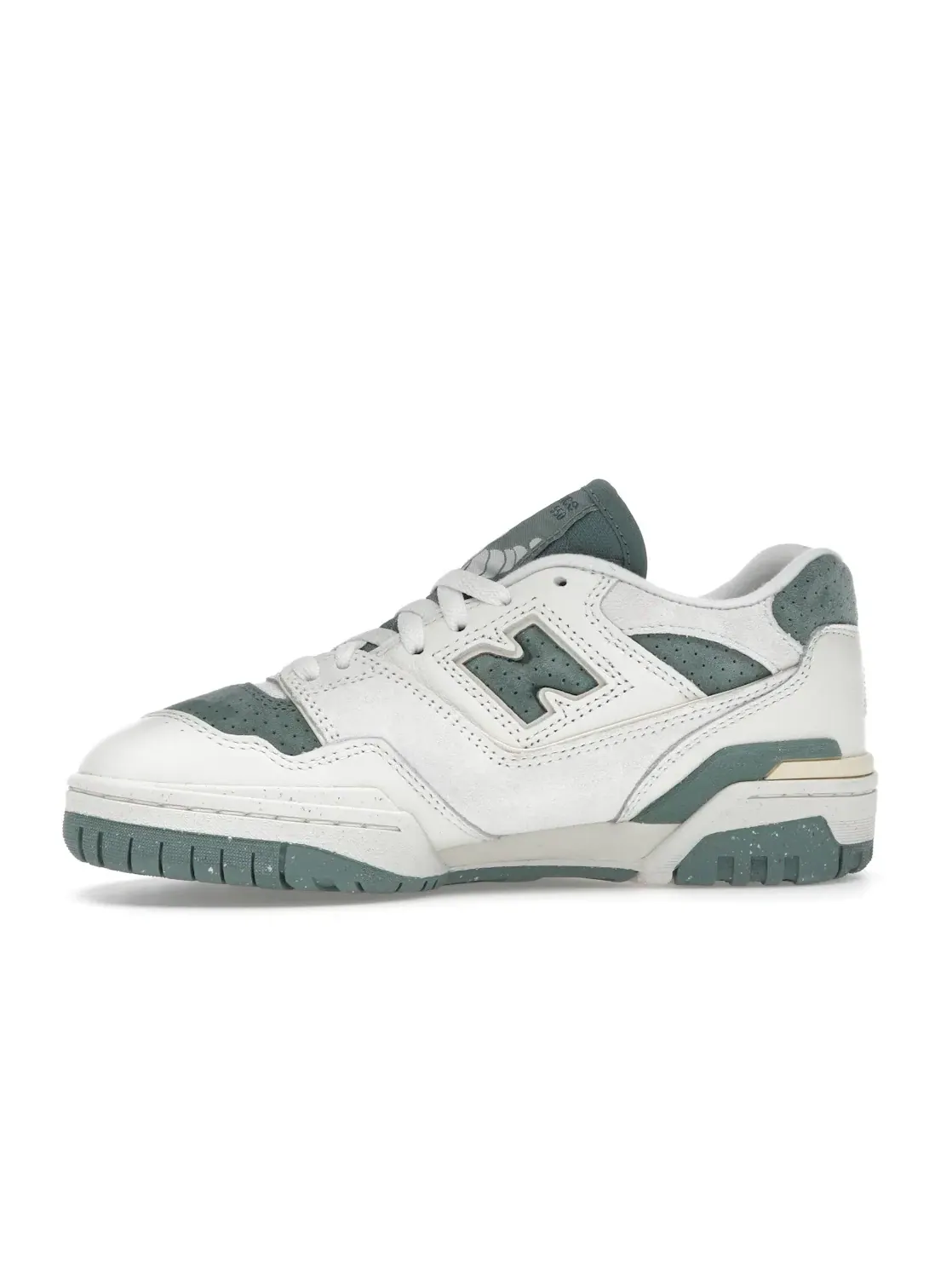Женские кроссовки Lifestyle New Balance 550, Sea Salt Dark Juniper — изображение 3 из 4