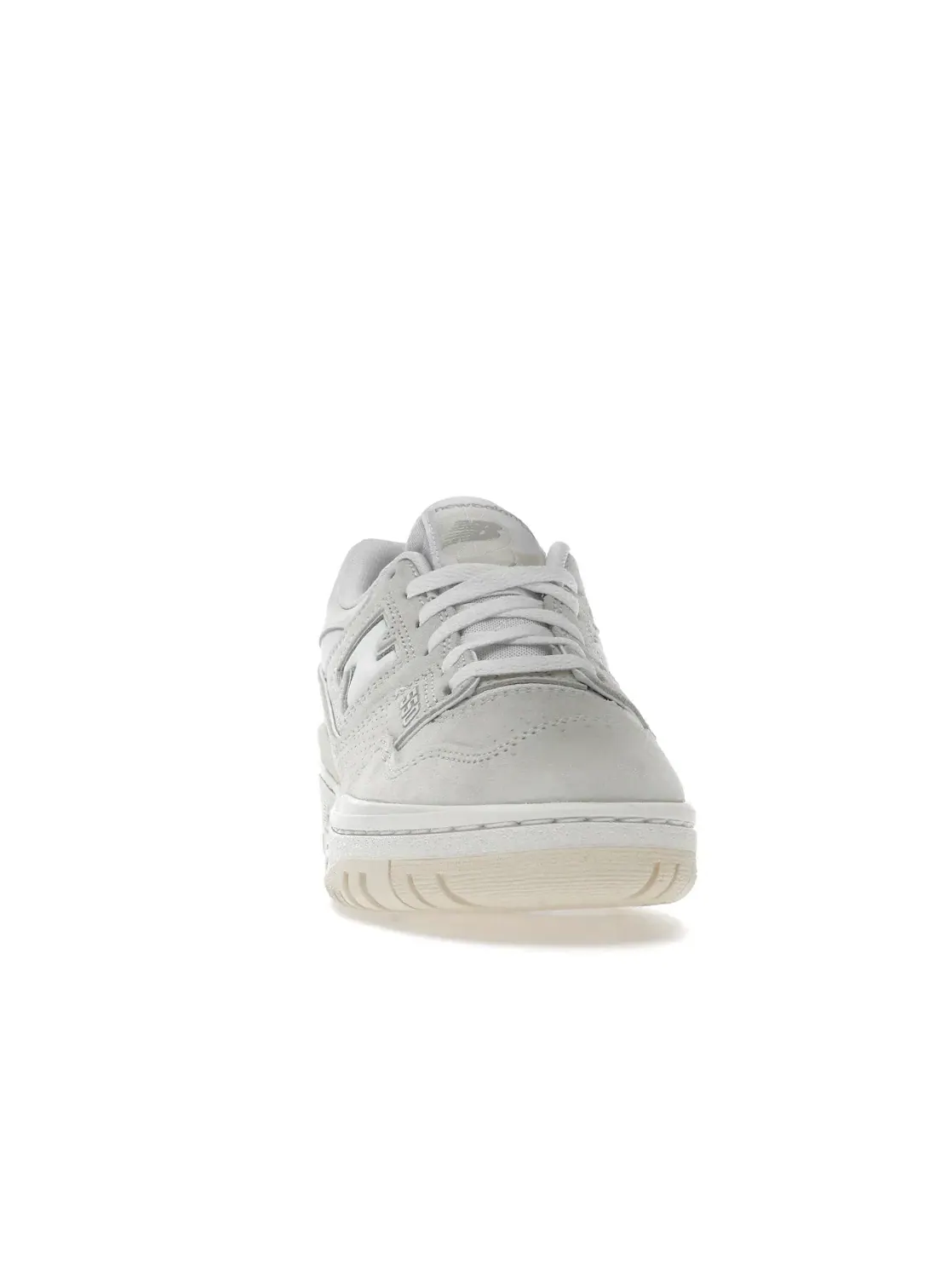 Женские кроссовки с кожаным верхом New Balance 550 — изображение 2 из 4, белый