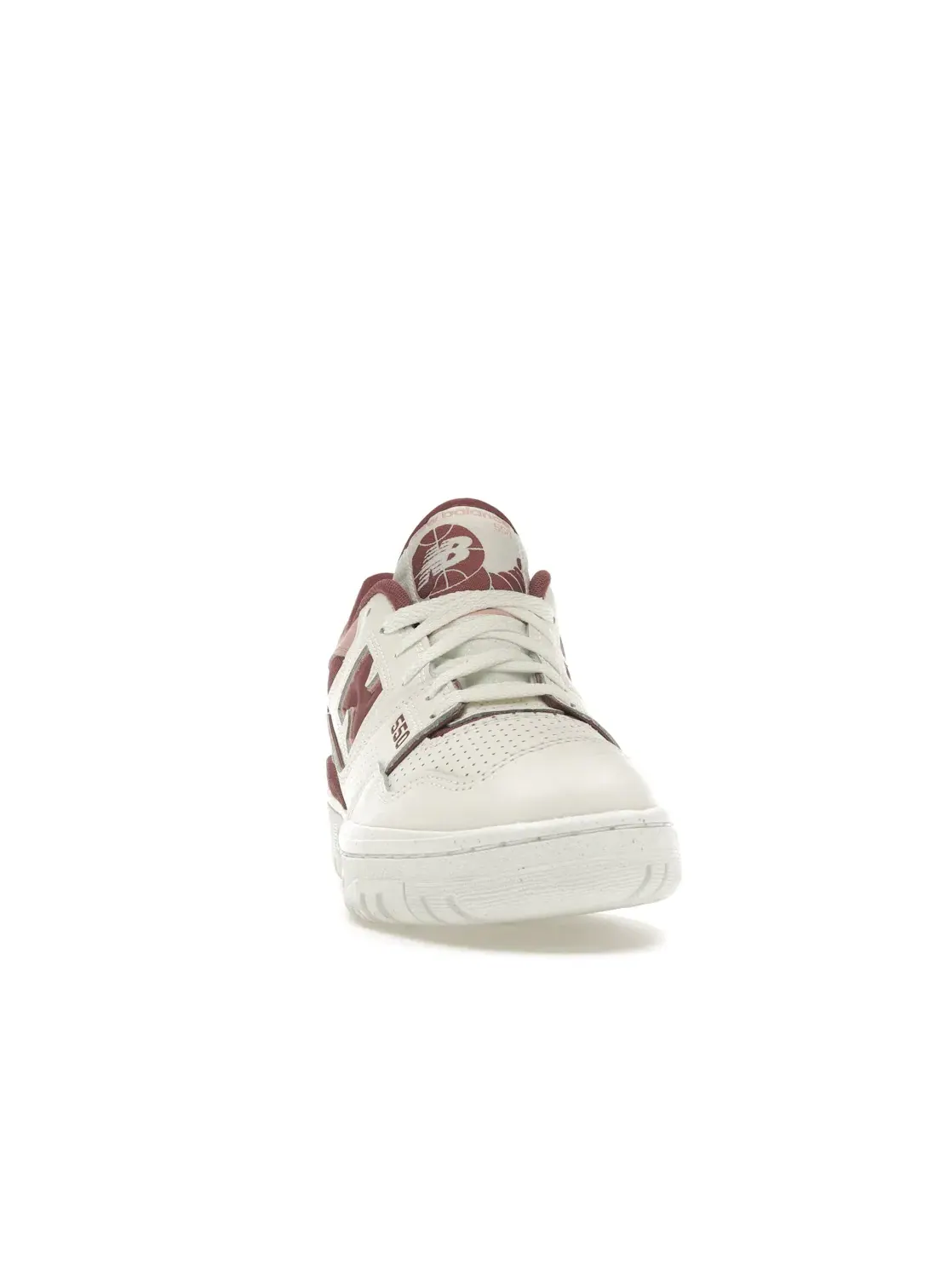 Женские кроссовки кожаные New Balance 550 — изображение 2 из 4, бордовый