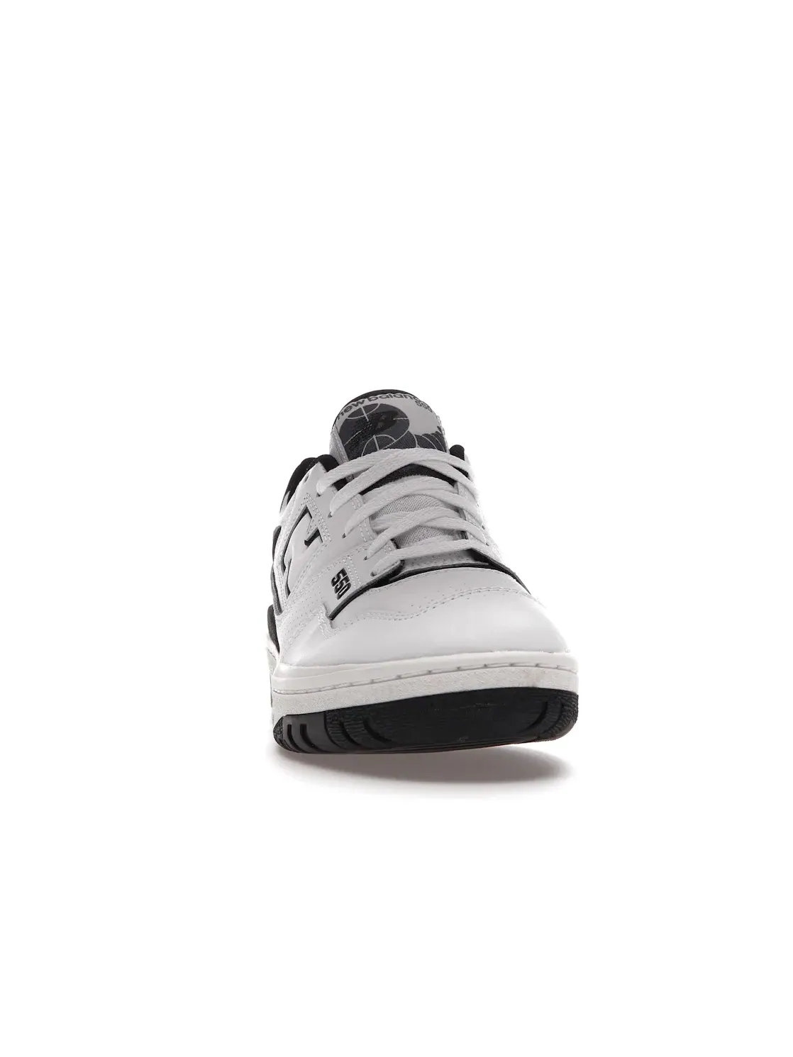 Мужские кроссовки с перфорированными накладками New Balance 550 — изображение 2 из 4, белый черный