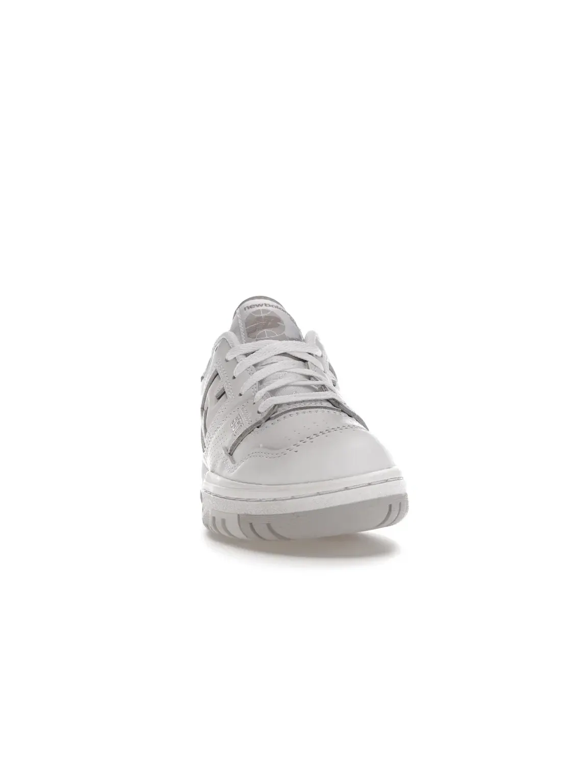 Женские кроссовки Lifestyle New Balance 550 — изображение 2 из 4, белый//светлый