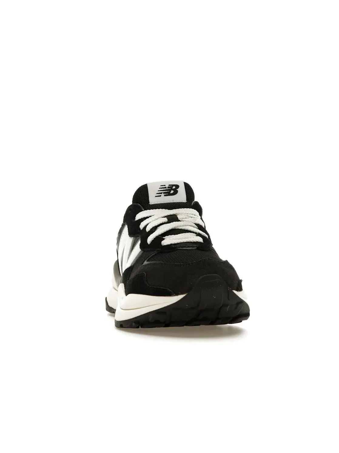 Женские кроссовки Lifestyle New Balance 57/40 — изображение 2 из 4, черный//белый