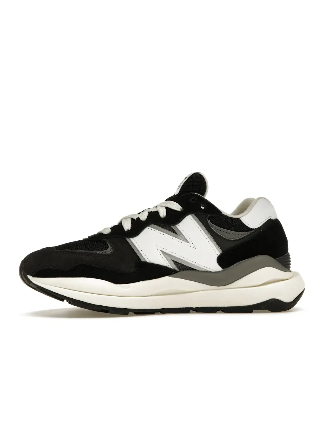 Женские кроссовки Lifestyle New Balance 57/40 — изображение 3 из 4, черный//белый